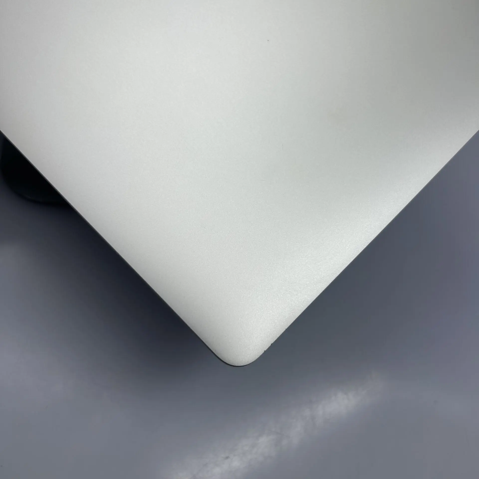 Apple MacBook Pro 16-inch "Core i9" (Touchbar/2019) 2.3GHz 16GB RAM 1TB SSD Silver (Condition: Good) - Image 5