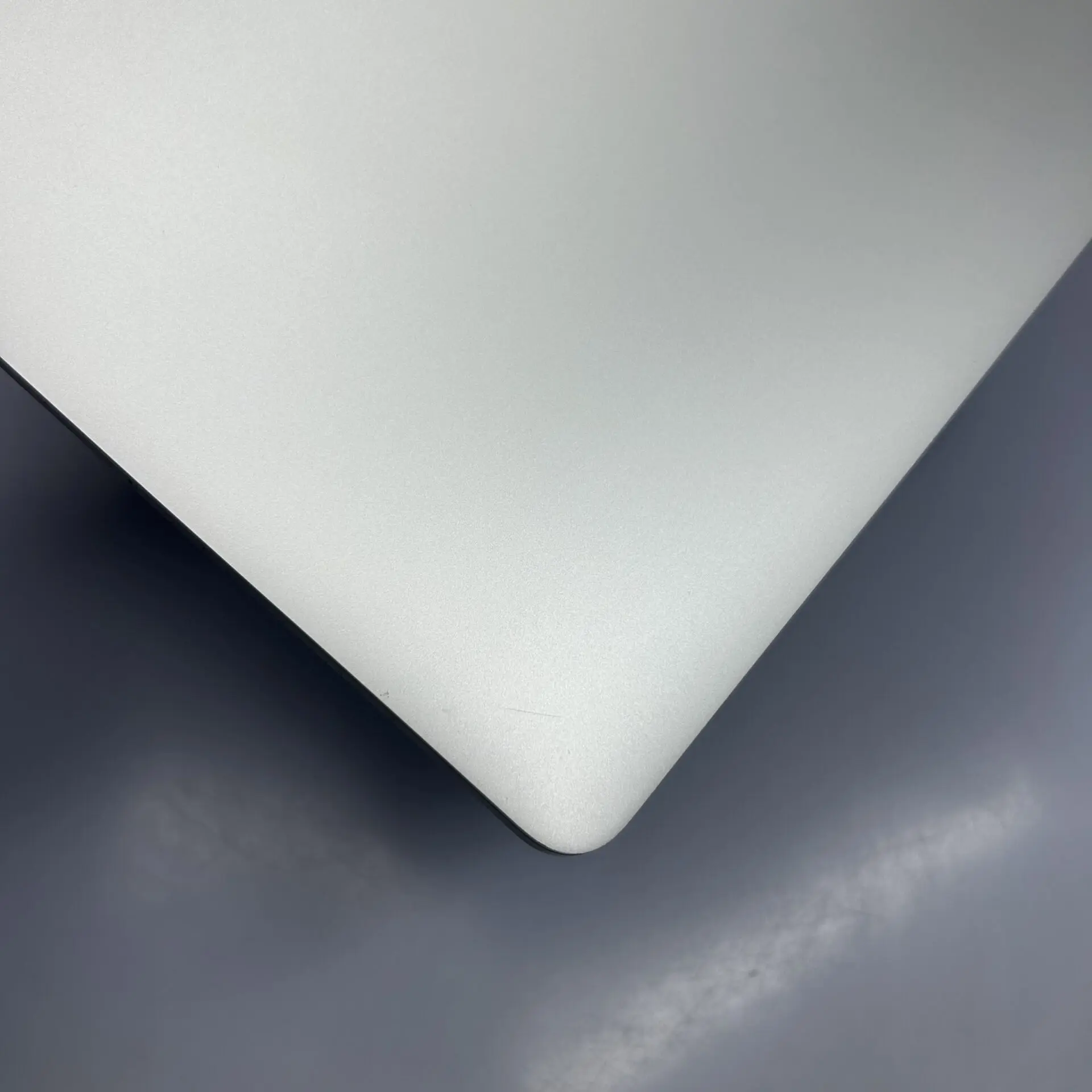 Apple MacBook Pro 16-inch "Core i9" (Touchbar/2019) 2.3GHz 16GB RAM 1TB SSD Silver (Condition: Good) - Image 6