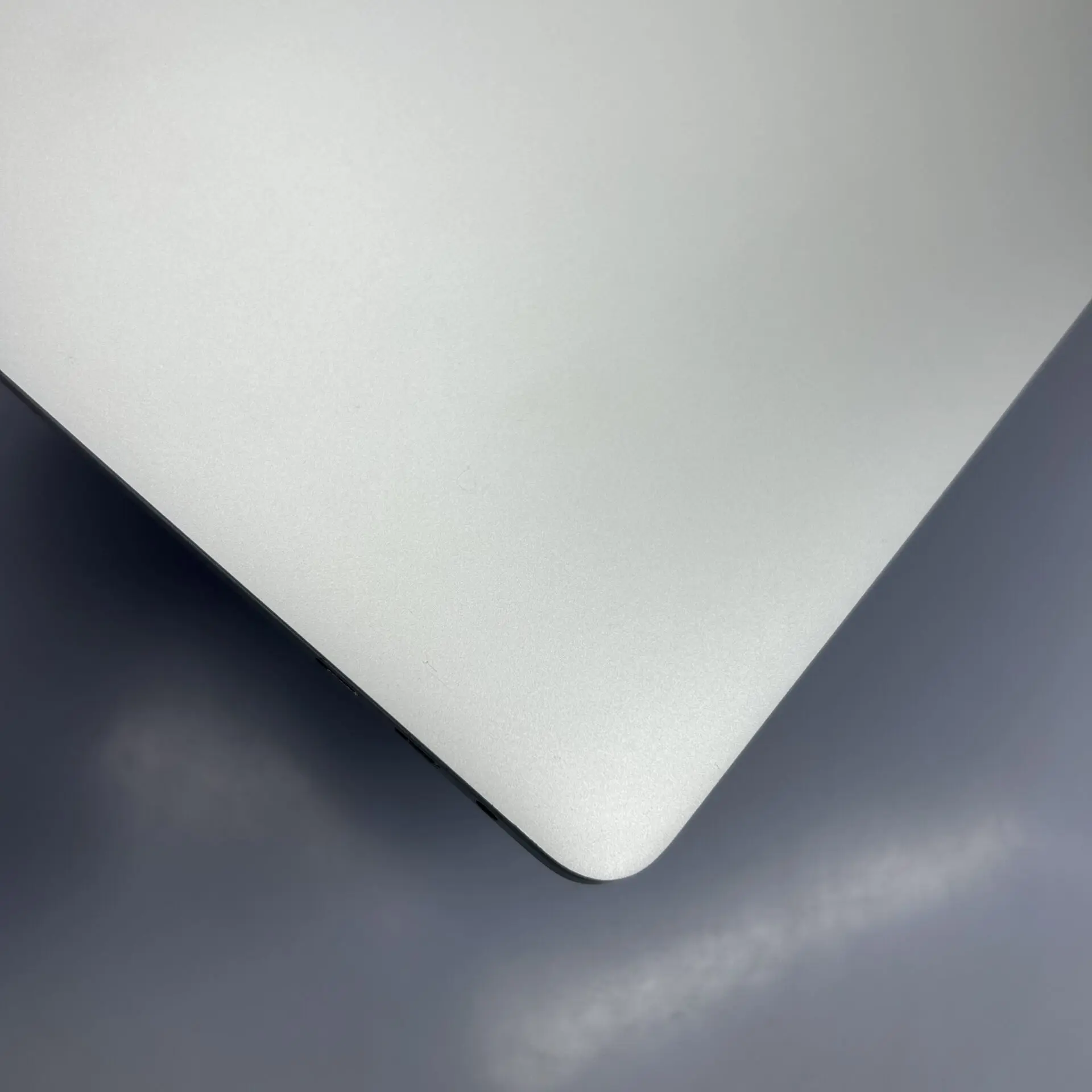 Apple MacBook Pro 16-inch "Core i9" (Touchbar/2019) 2.3GHz 16GB RAM 1TB SSD Silver (Condition: Good) - Image 7