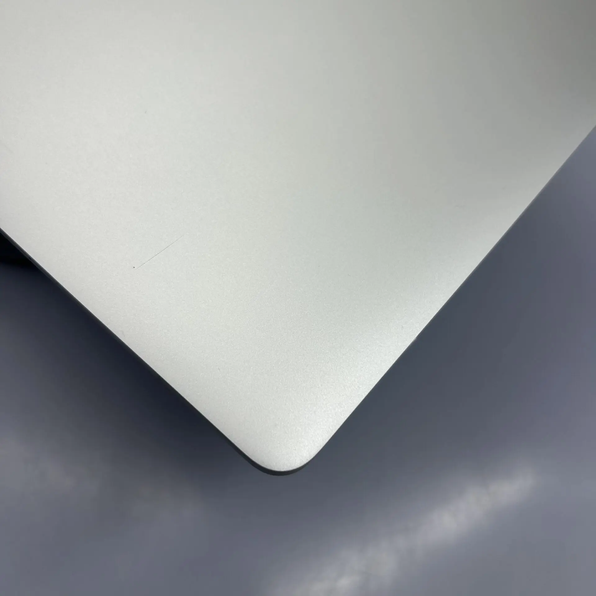 Apple MacBook Pro 16-inch "Core i9" (Touchbar/2019) 2.3GHz 16GB RAM 1TB SSD Silver (Condition: Good) - Image 8