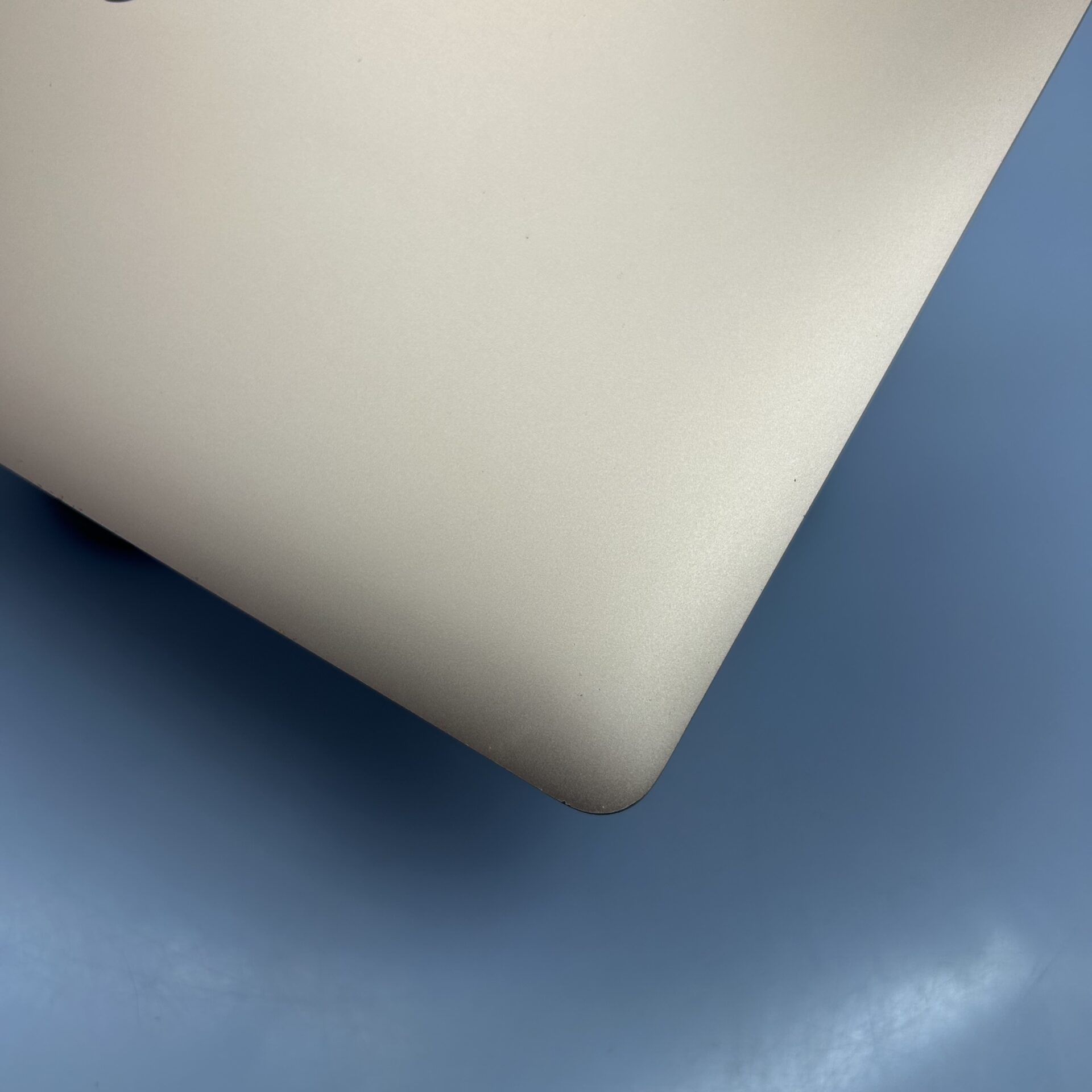 Apple MacBook Air 13-inch "M1" (2020) 8 CPU/ 7 GPU 8GB RAM 256GB SSD Rose Gold - Line on Screen (Condition: Faulty / As-Is) - Image 5