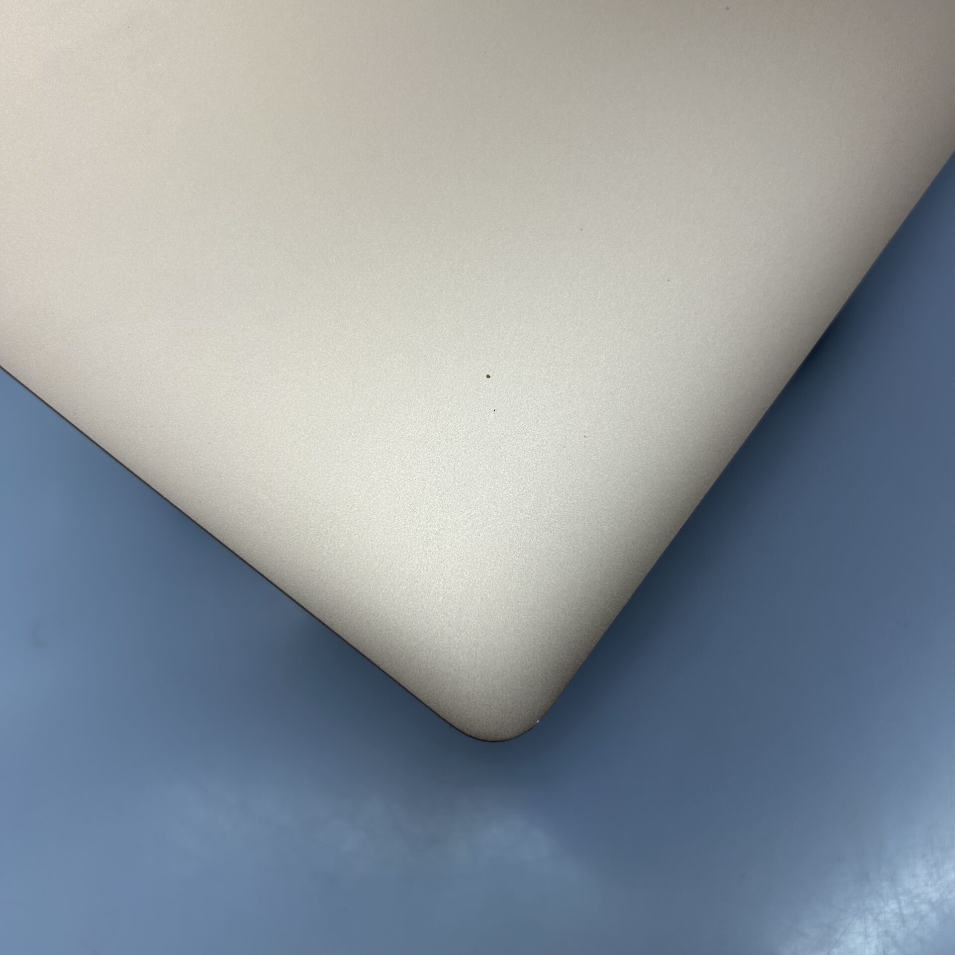 Apple MacBook Air 13-inch "M1" (2020) 8 CPU/ 7 GPU 8GB RAM 256GB SSD Rose Gold - Line on Screen (Condition: Faulty / As-Is) - Image 6