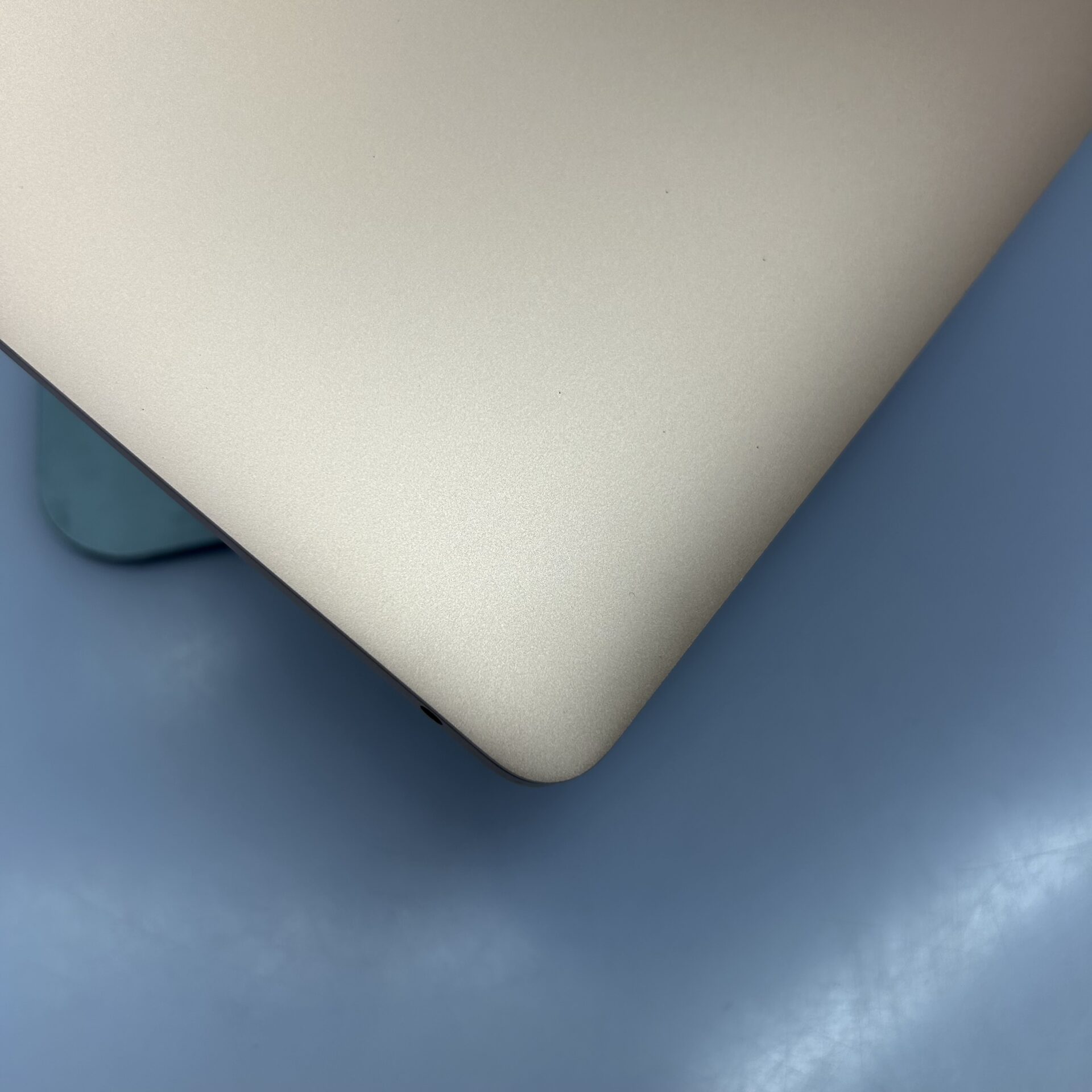 Apple MacBook Air 13-inch "M1" (2020) 8 CPU/ 7 GPU 8GB RAM 256GB SSD Rose Gold - Line on Screen (Condition: Faulty / As-Is) - Image 7