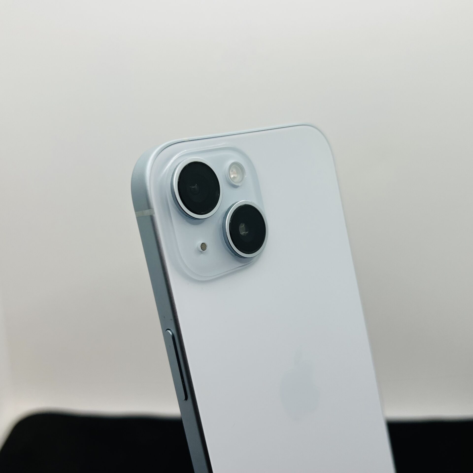 Apple iPhone 15 128GB Blue (Condition: Good) - Image 11