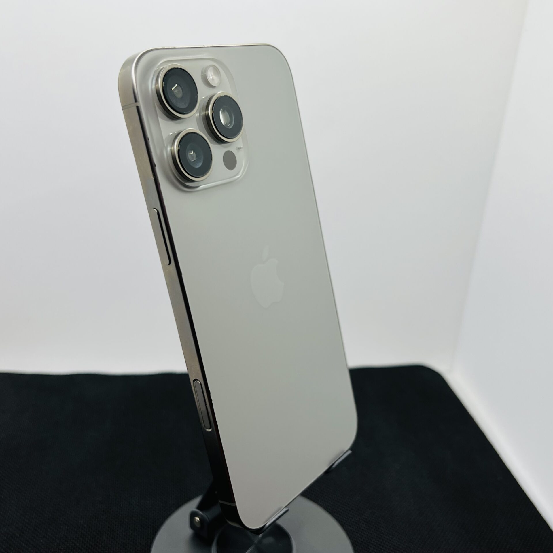 Apple iPhone 16 Pro Max 256GB Natural Titanium (Condition: Good) - Image 8