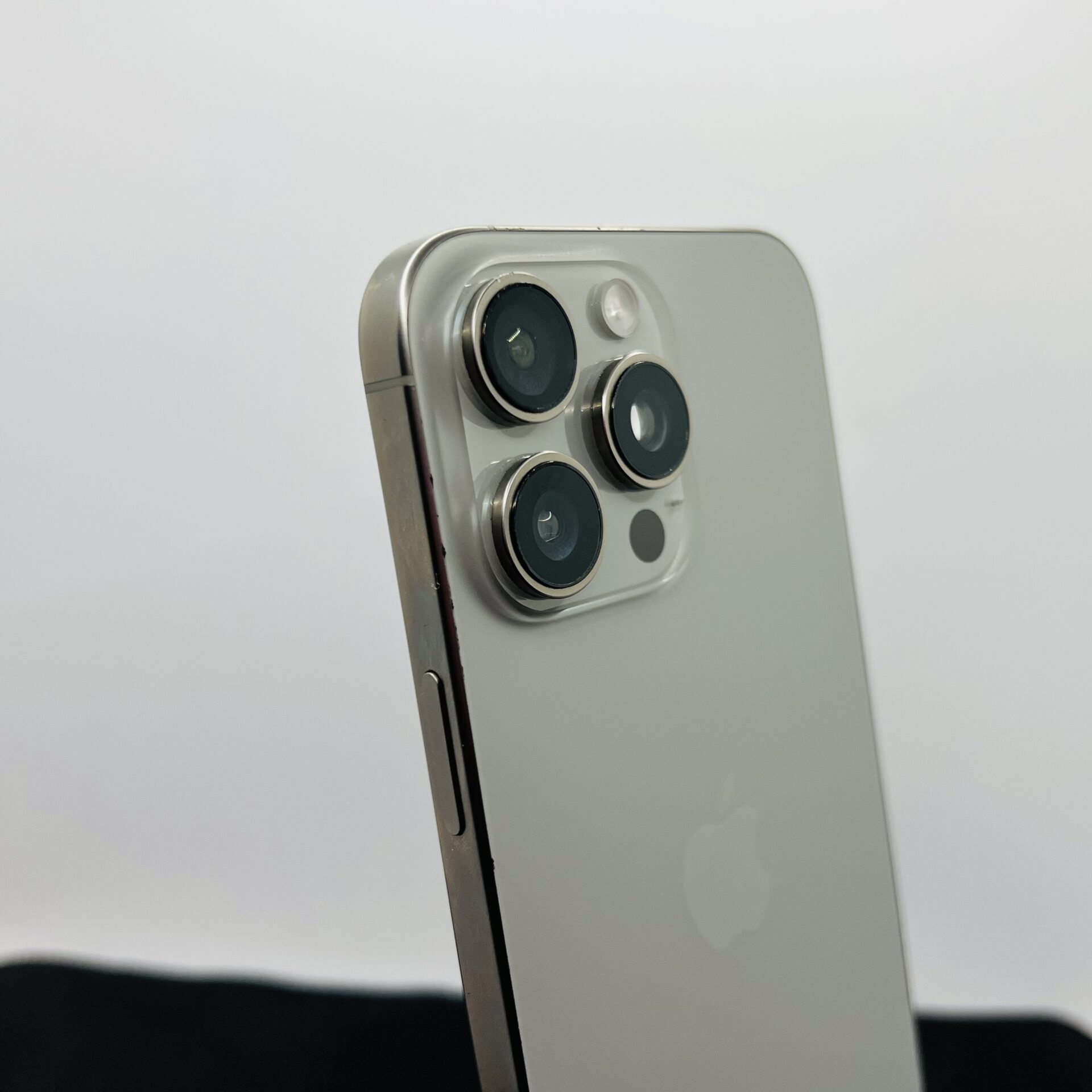 Apple iPhone 16 Pro Max 256GB Natural Titanium (Condition: Good) - Image 9
