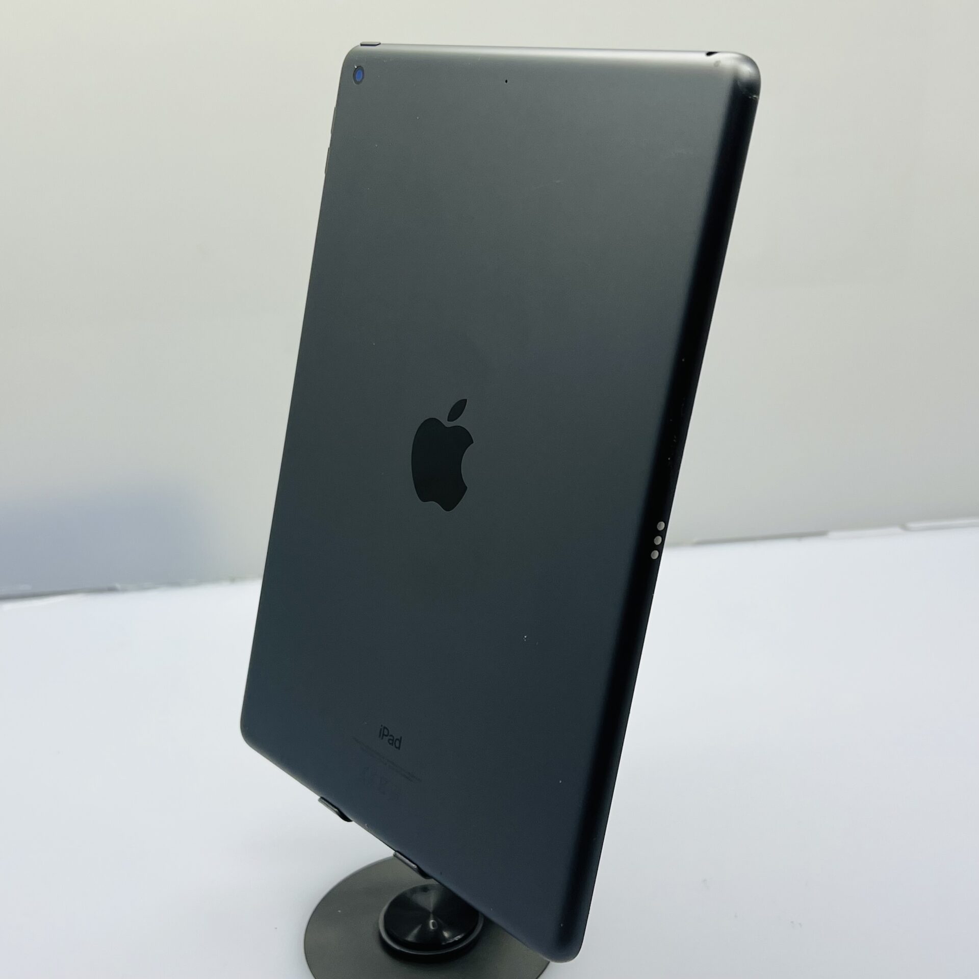 Apple iPad 10.2" 8th Gen 128GB (WiFi Only) Space Gray (Condition: Good) - Image 8