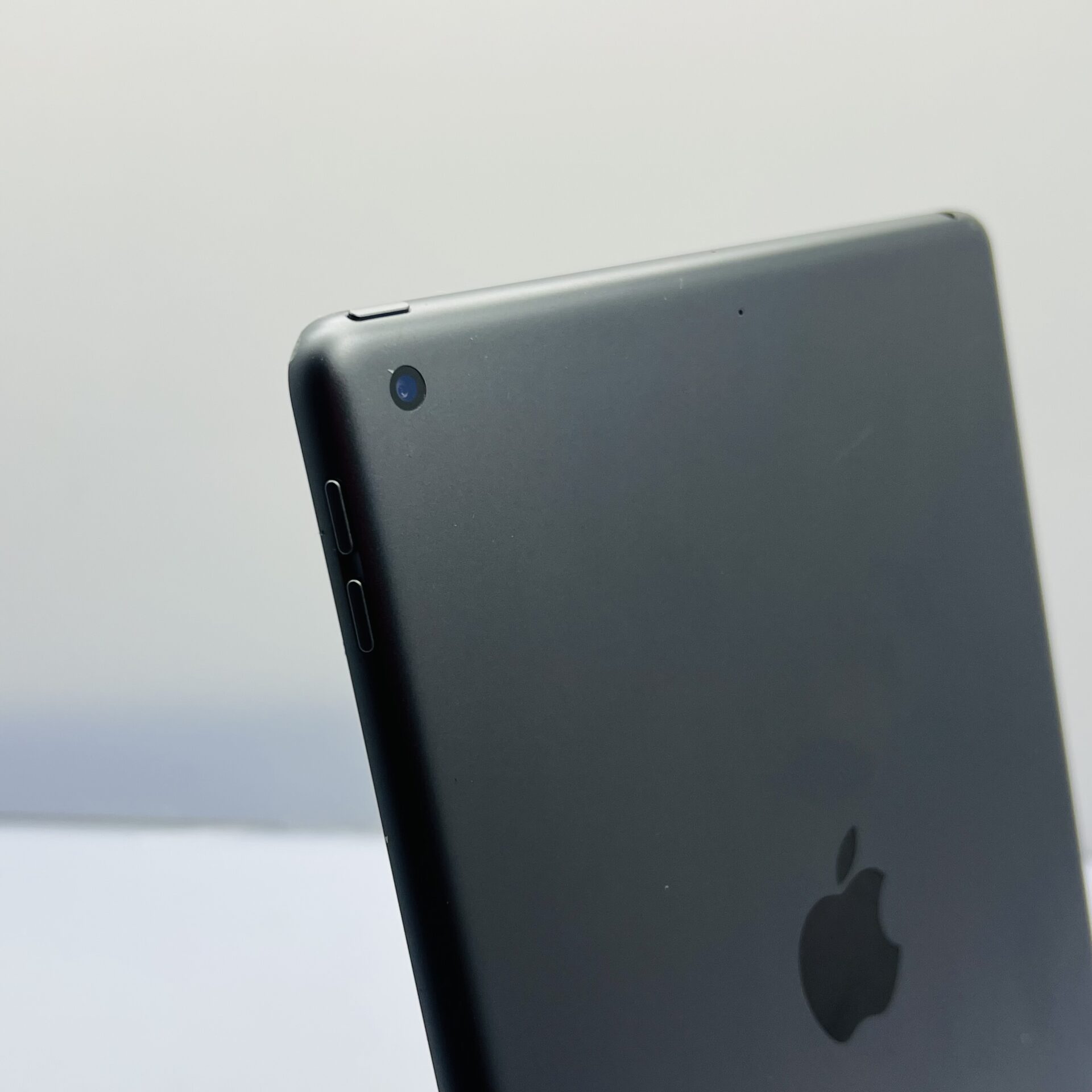 Apple iPad 10.2" 8th Gen 128GB (WiFi Only) Space Gray (Condition: Good) - Image 11