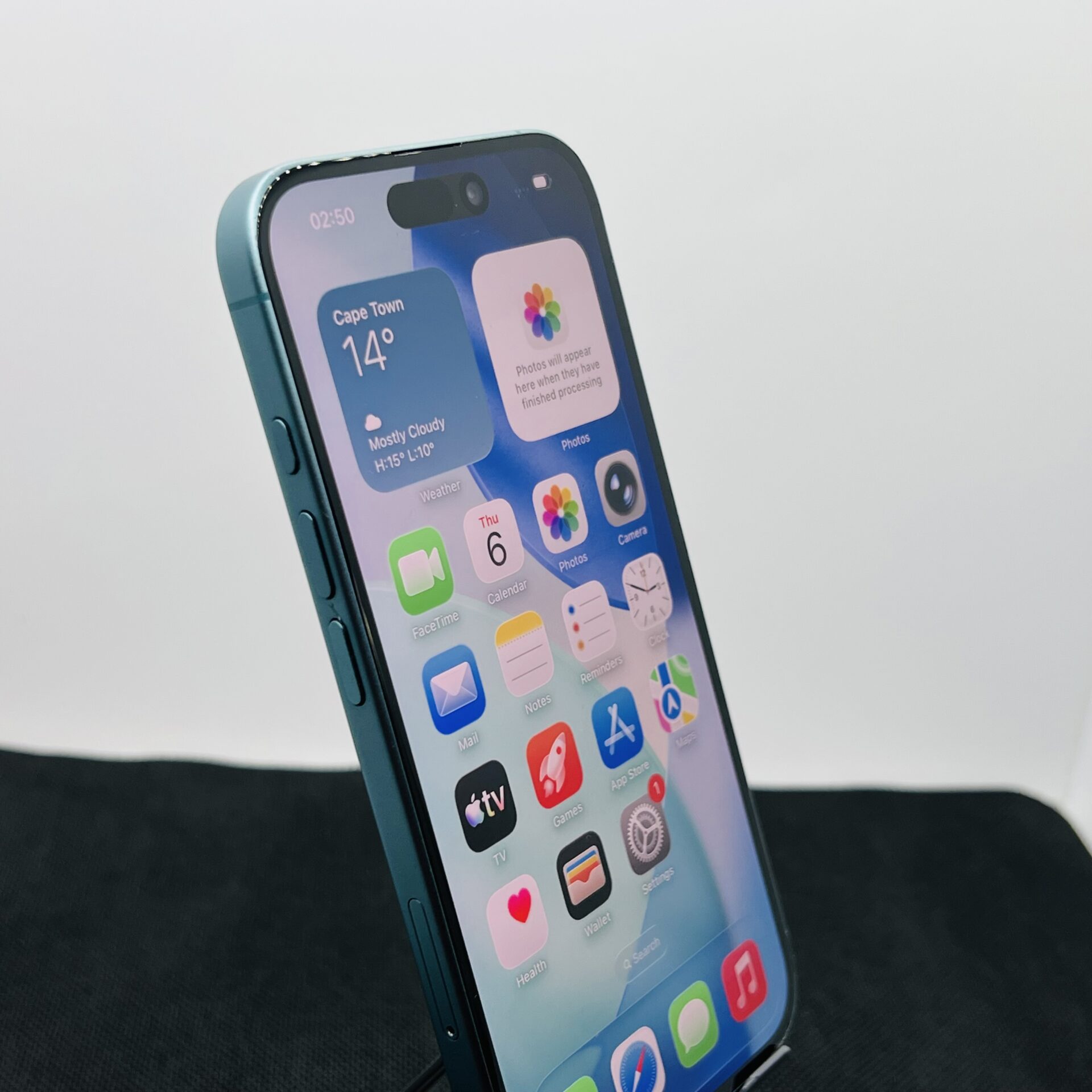 Apple iPhone 16 128GB Teal (Condition: Good) - Image 6
