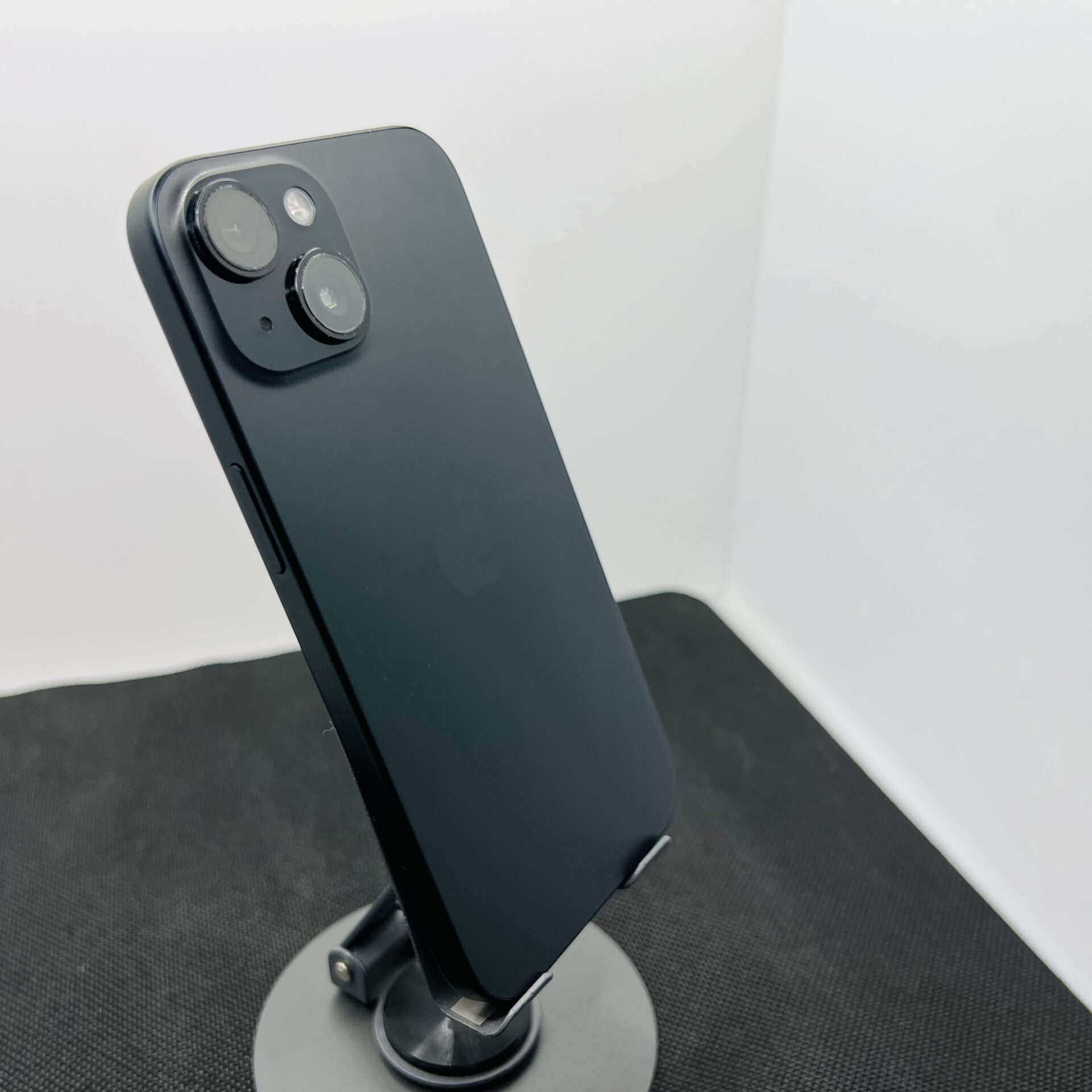 Apple iPhone 15 128GB Black (Condition: Good) - Image 9