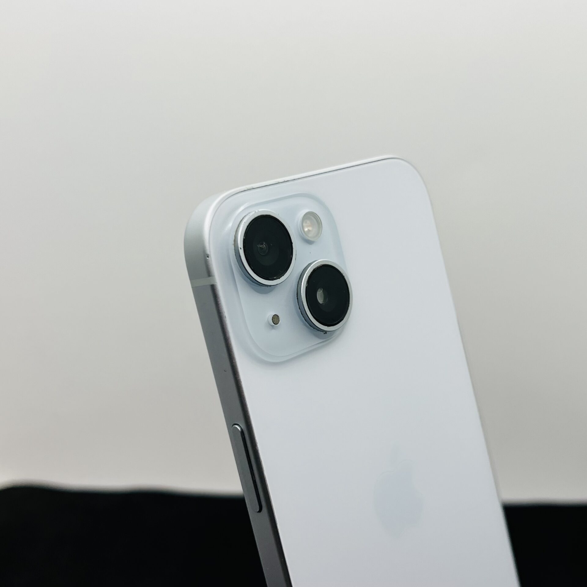 Apple iPhone 15 256GB Blue (Condition: Good) - Image 11