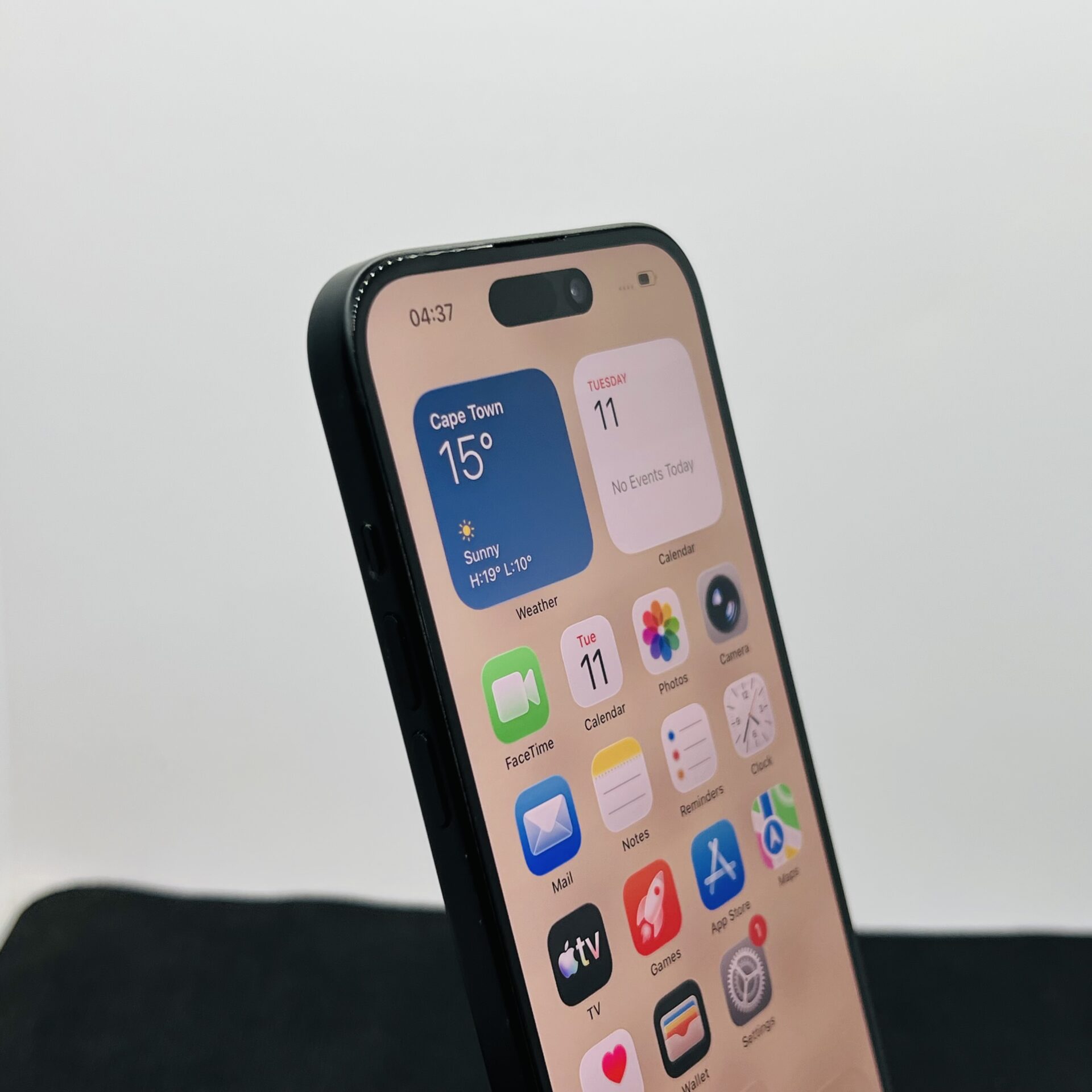 Apple iPhone 15 256GB Black (Condition: Good) - Image 4