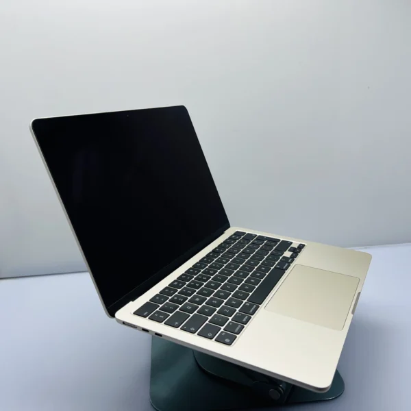 Apple MacBook Air 13-inch “M2” 8 CPU/ 8 GPU (2022) 16GB RAM 256GB