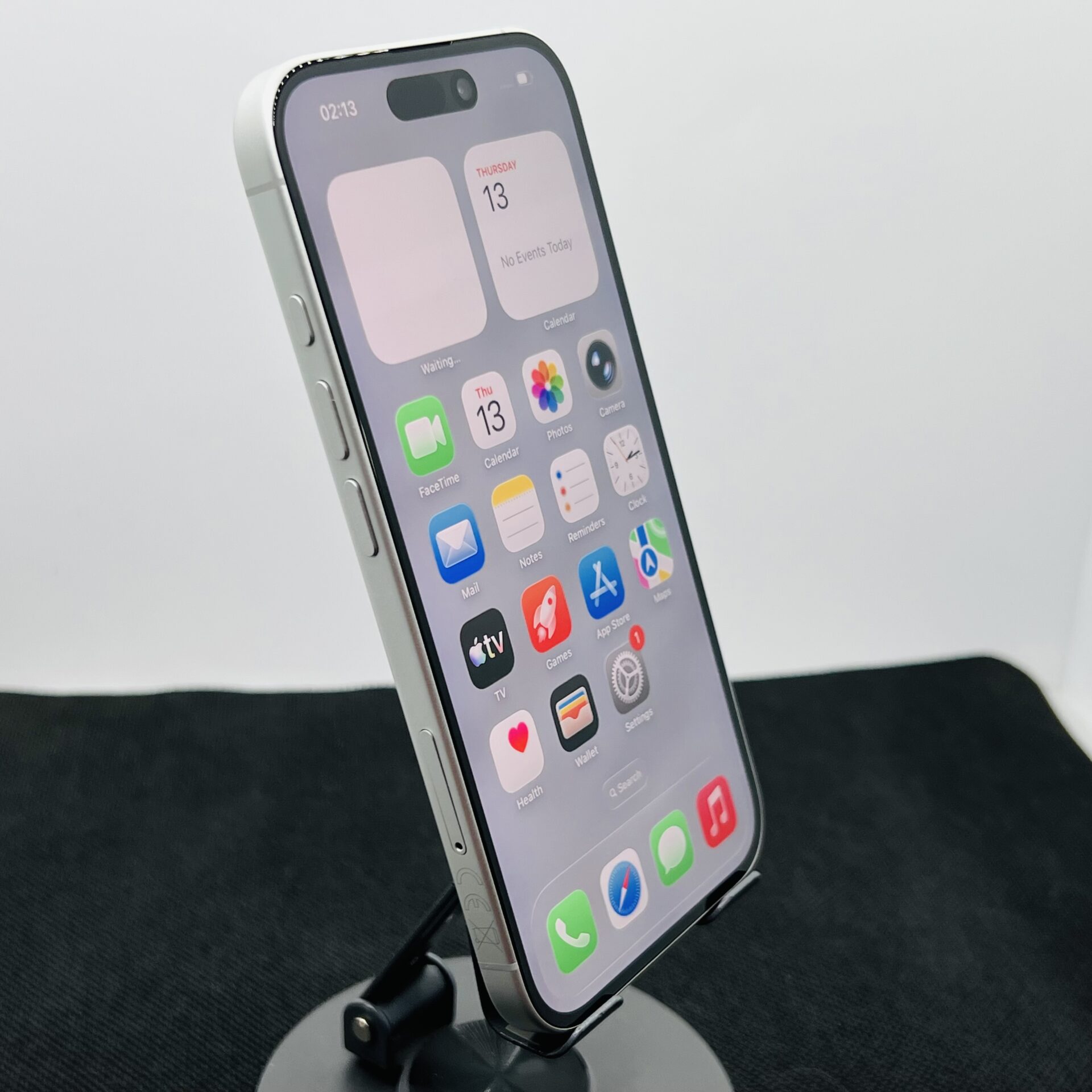 Apple iPhone 16 128GB White (Condition: Good) - Image 3