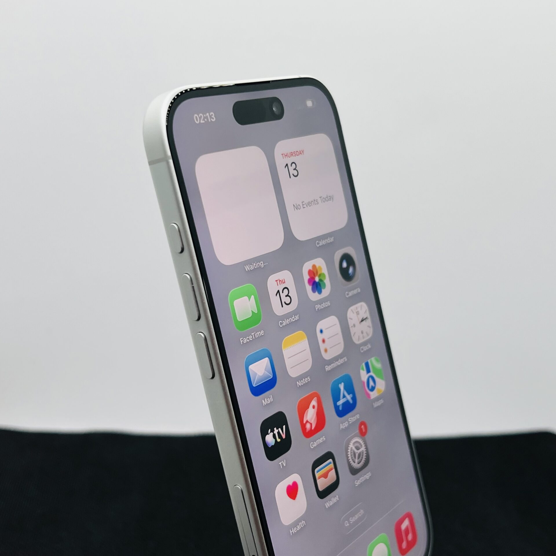Apple iPhone 16 128GB White (Condition: Good) - Image 4