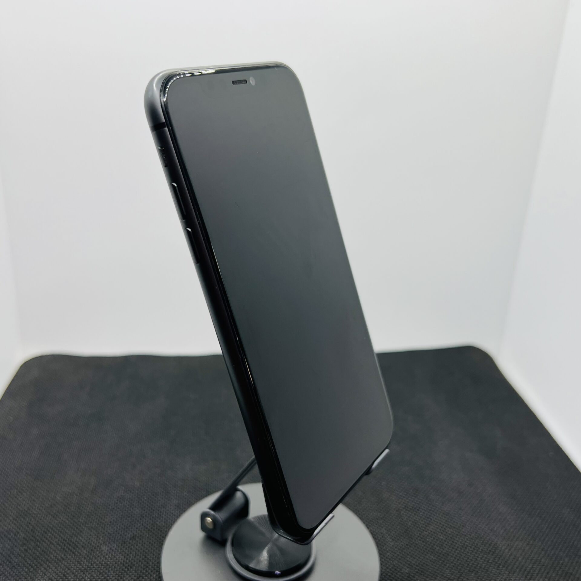 Apple iPhone 11 64GB Black (Condition: Good) - Image 7