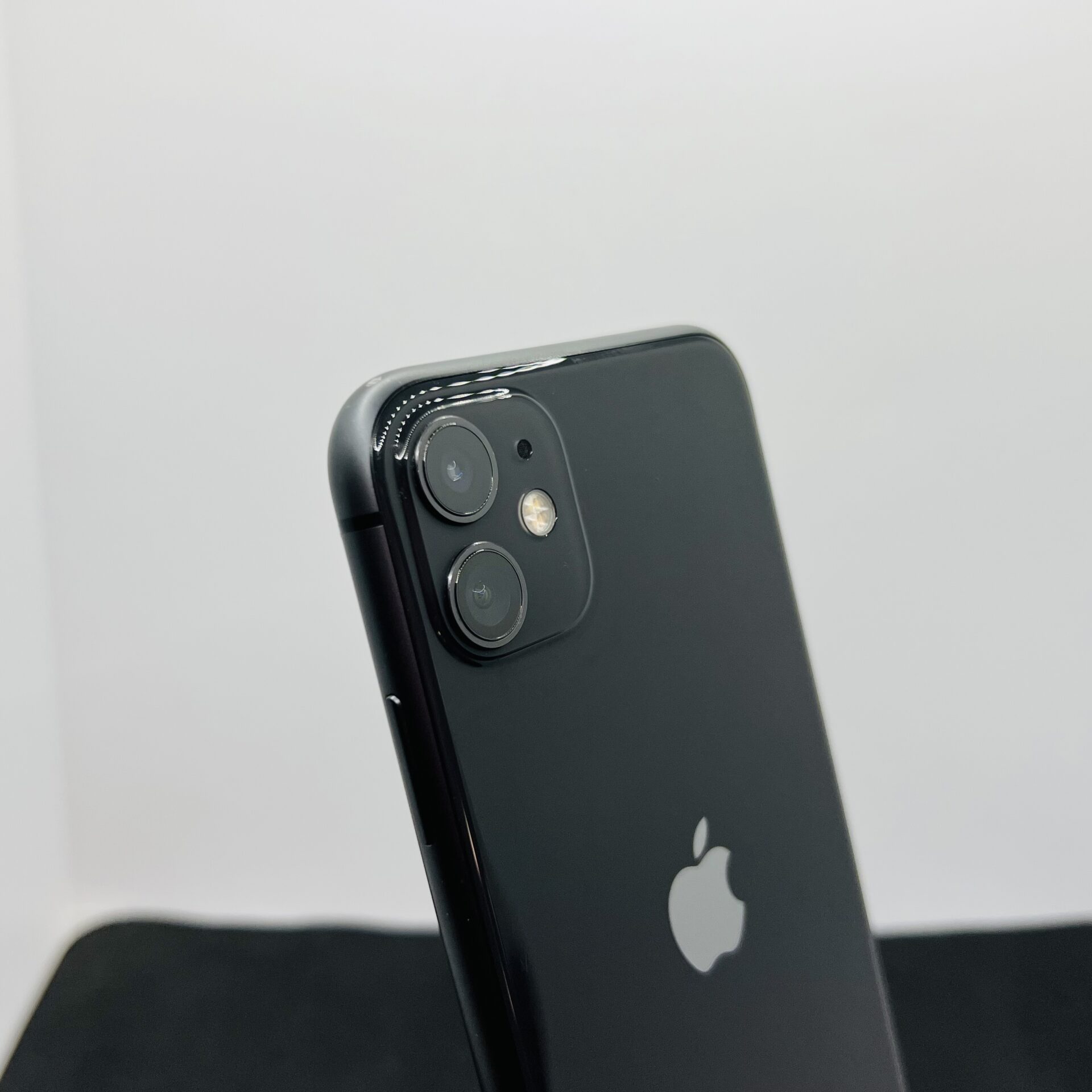 Apple iPhone 11 64GB Black (Condition: Good) - Image 10