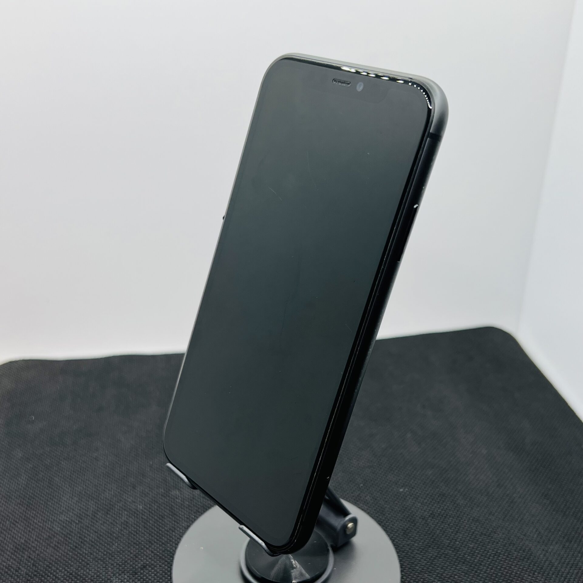 Apple iPhone 11 64GB Black (Condition: Good) - Image 7