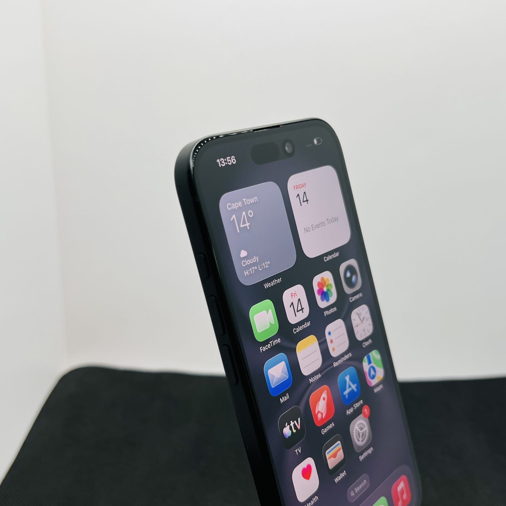 Apple iPhone 16 128GB Black (Condition: Good) - Image 4