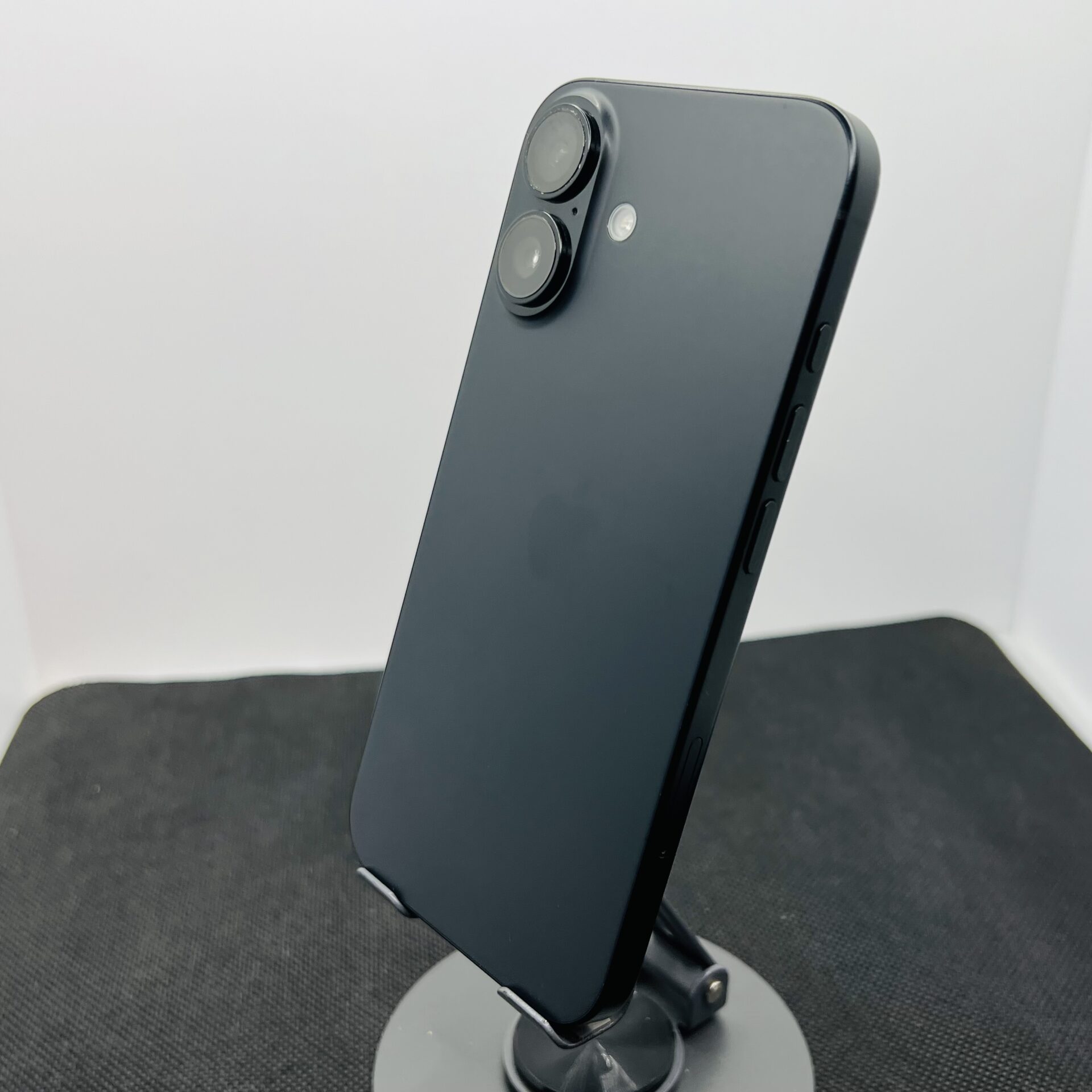 Apple iPhone 16 128GB Black (Condition: Good) - Image 8