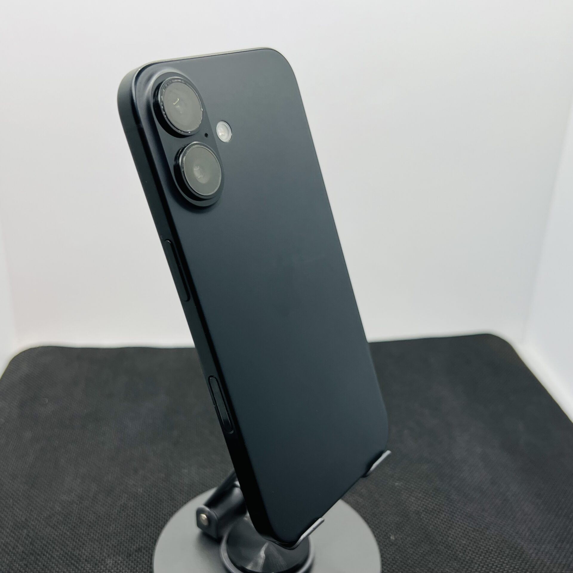 Apple iPhone 16 128GB Black (Condition: Good) - Image 9