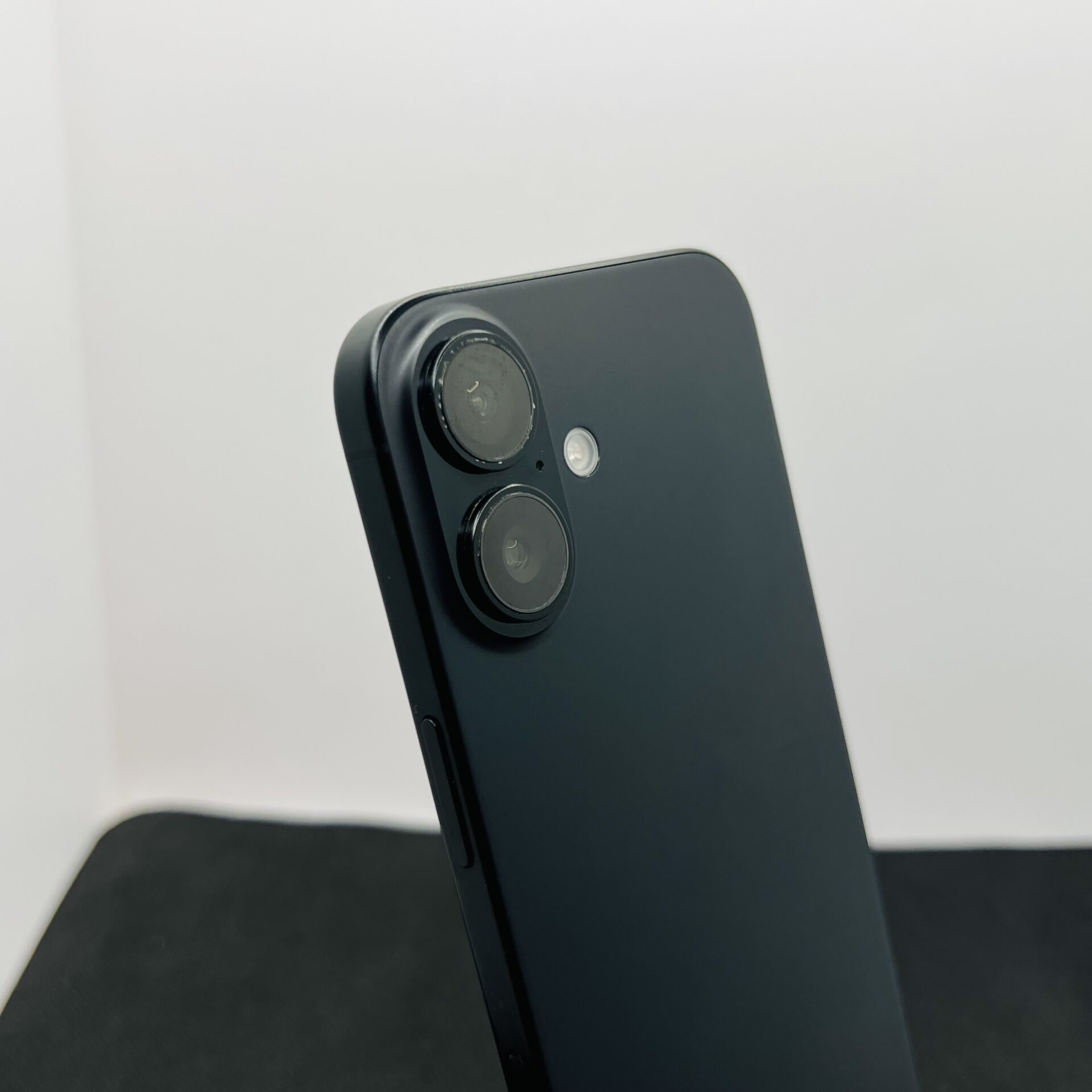 Apple iPhone 16 128GB Black (Condition: Good) - Image 10