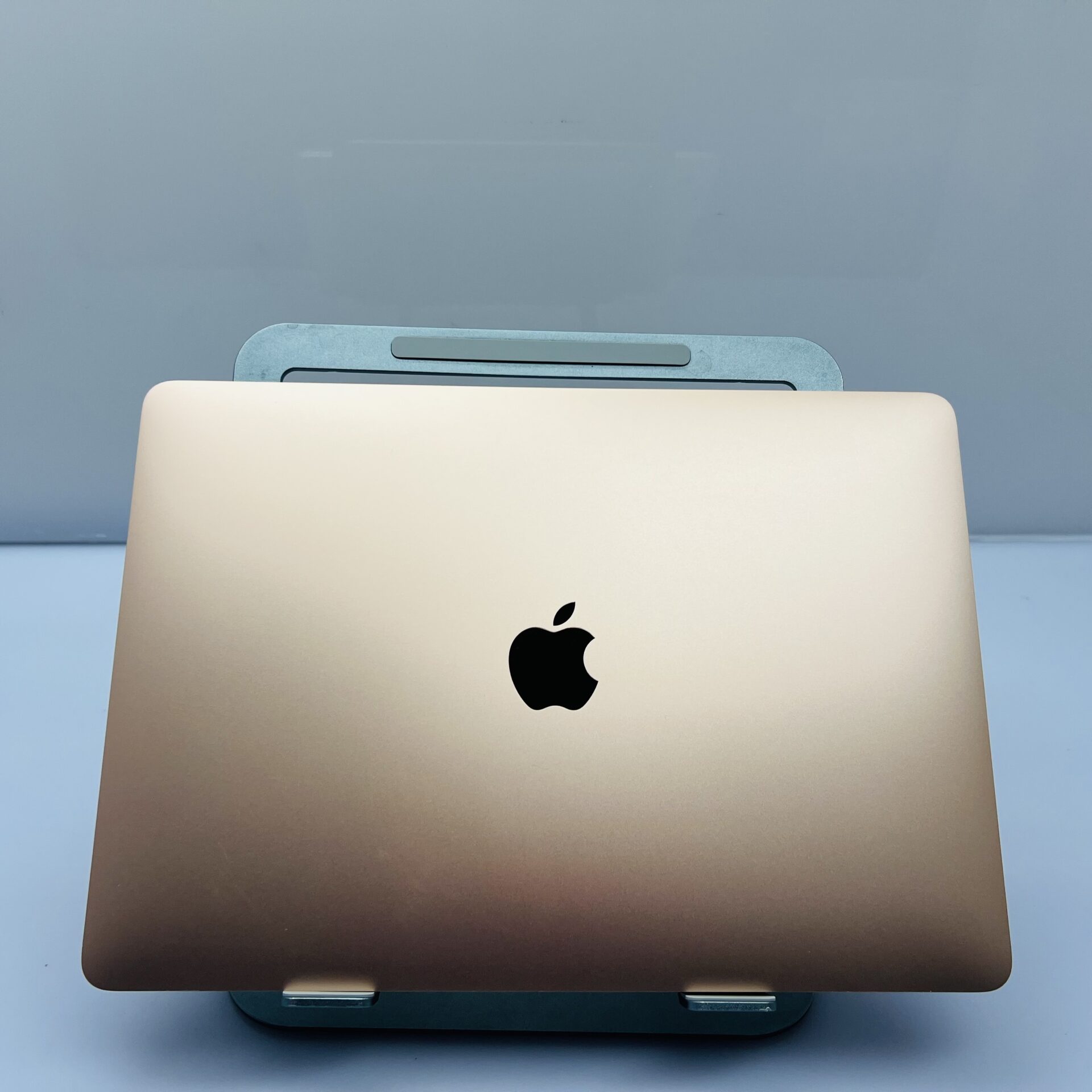 Apple MacBook Air 13-inch Apple “M1” (2020) 8 CPU/ 7 GPU 8GB RAM 256GB SSD Rose Gold (Condition: Good) - Image 2