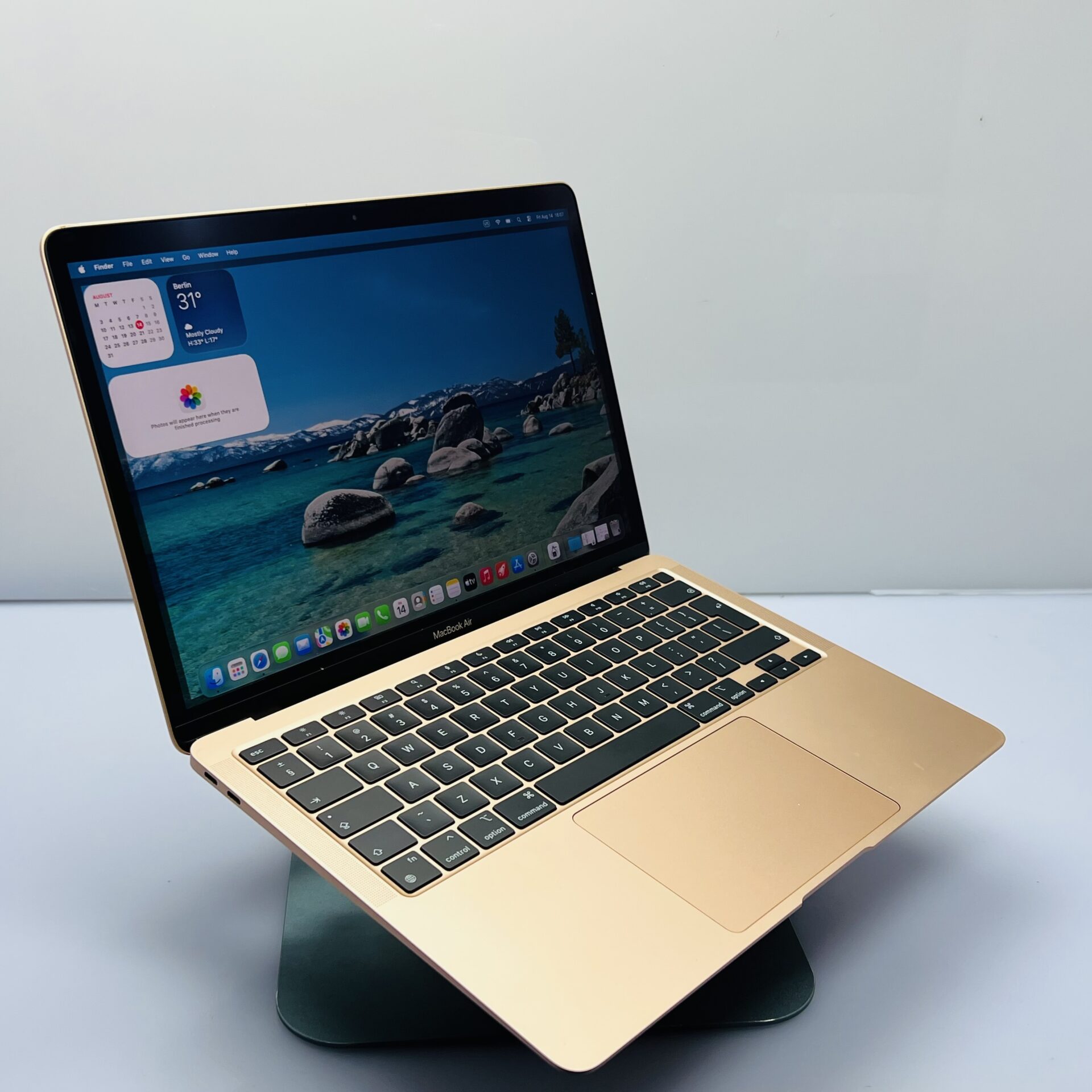 Apple MacBook Air 13-inch Apple “M1” (2020) 8 CPU/ 7 GPU 8GB RAM 256GB SSD Rose Gold (Condition: Good) - Image 4