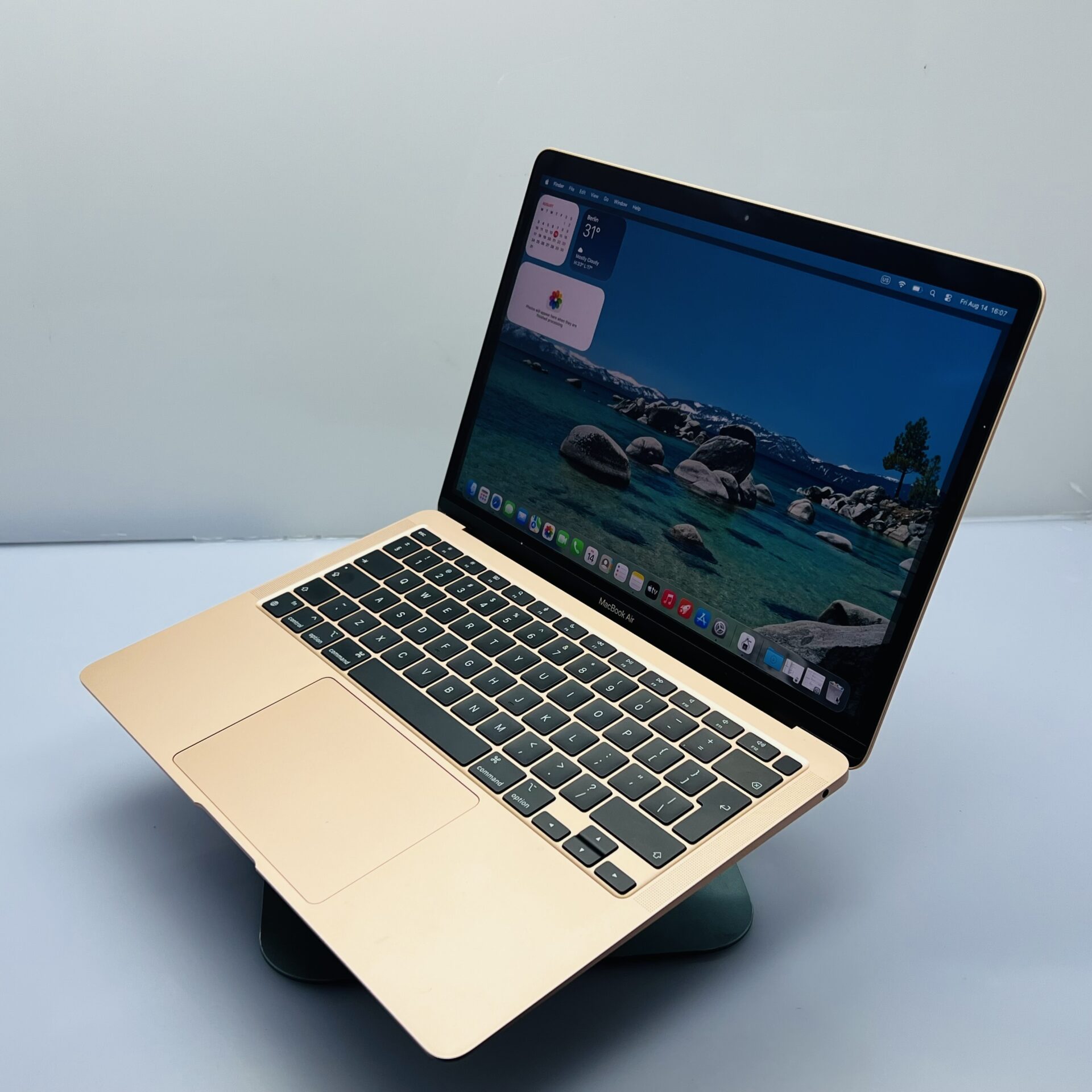 Apple MacBook Air 13-inch Apple “M1” (2020) 8 CPU/ 7 GPU 8GB RAM 256GB SSD Rose Gold (Condition: Good) - Image 5