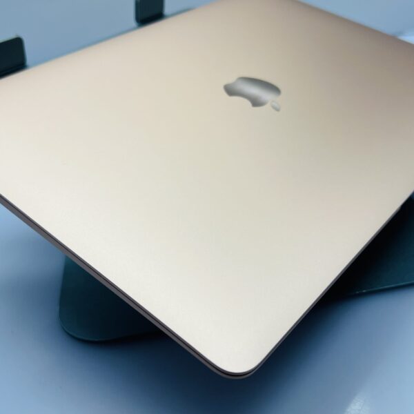 Apple MacBook Air 13-inch Apple “M1” (2020) 8 CPU/ 7 GPU 8GB RAM