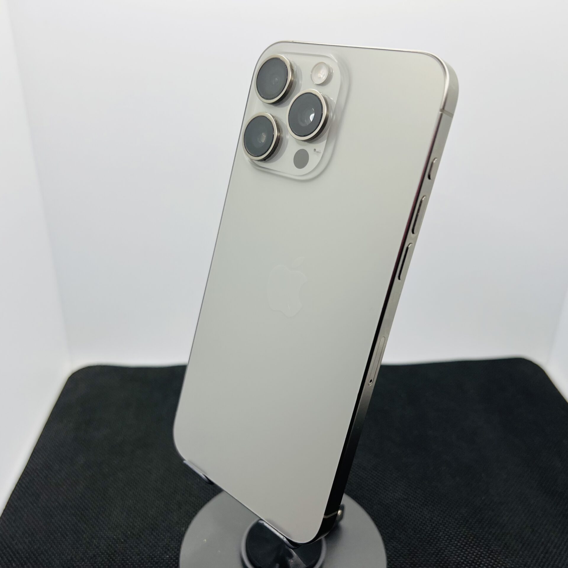 Apple iPhone 15 Pro Max 512GB Natural Titanium (Condition: Good) - Image 8