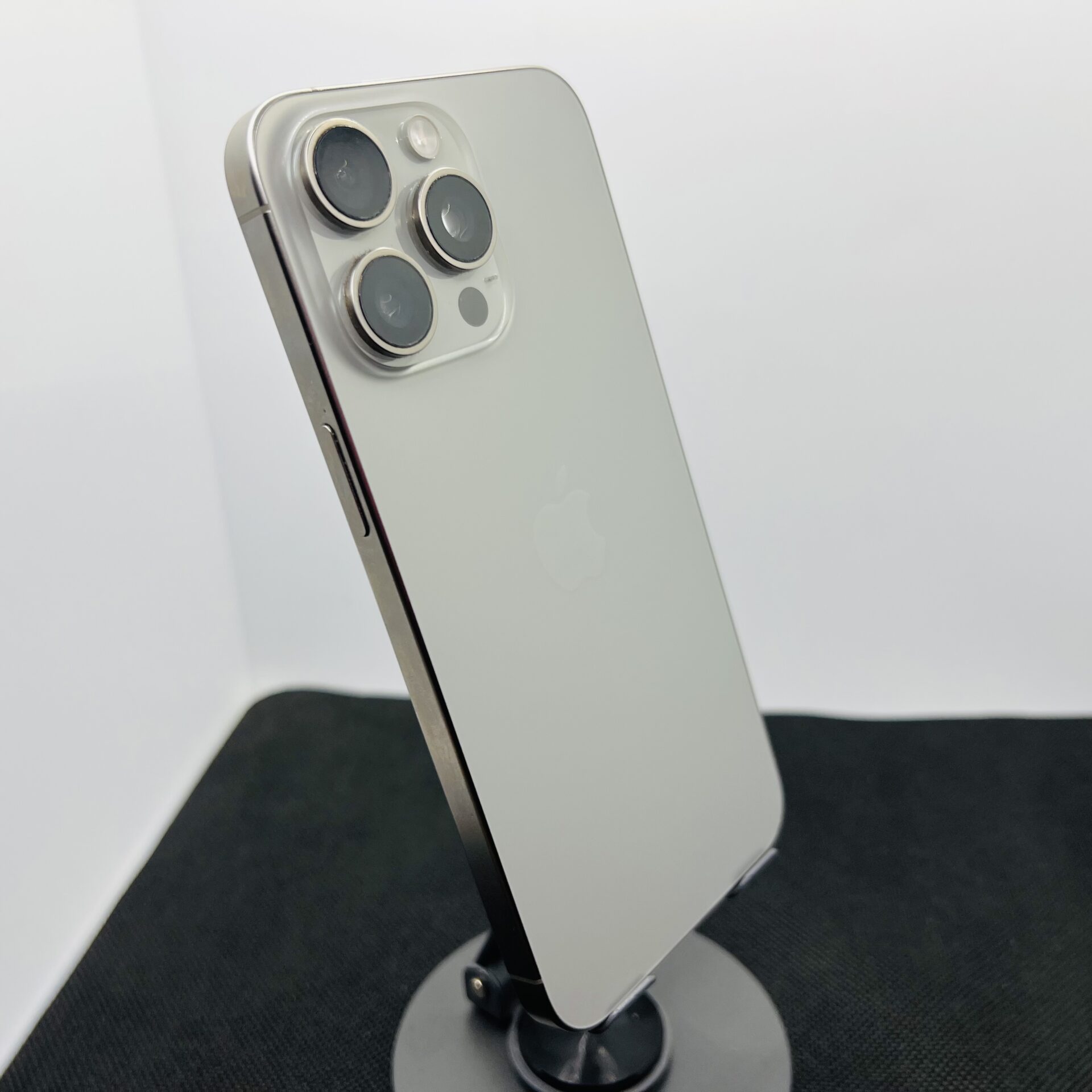 Apple iPhone 15 Pro Max 512GB Natural Titanium (Condition: Good) - Image 9