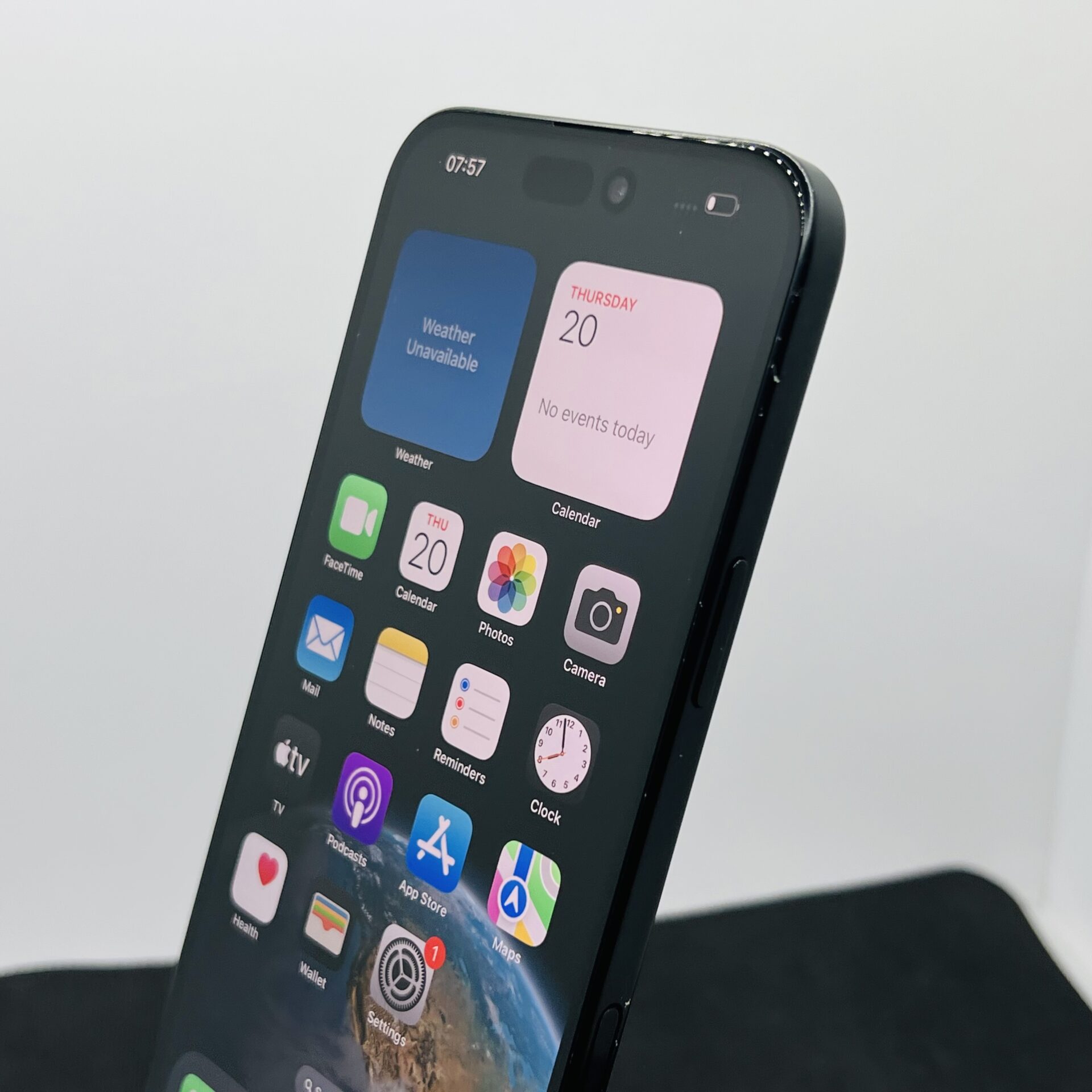 Apple iPhone 16 Plus 128GB Black (Condition: Good) - Image 4