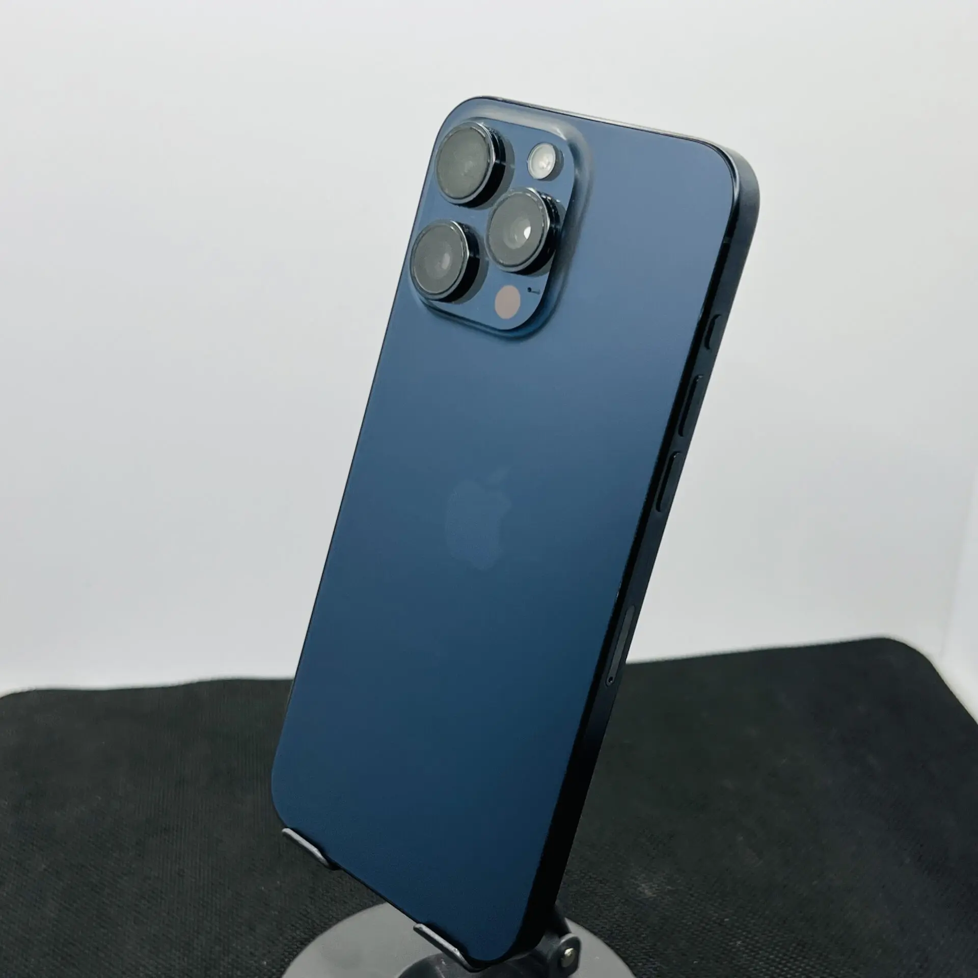 Apple iPhone 15 Pro Max 256GB Blue Titanium - Face ID Not Working (Condition: Good) - Image 8