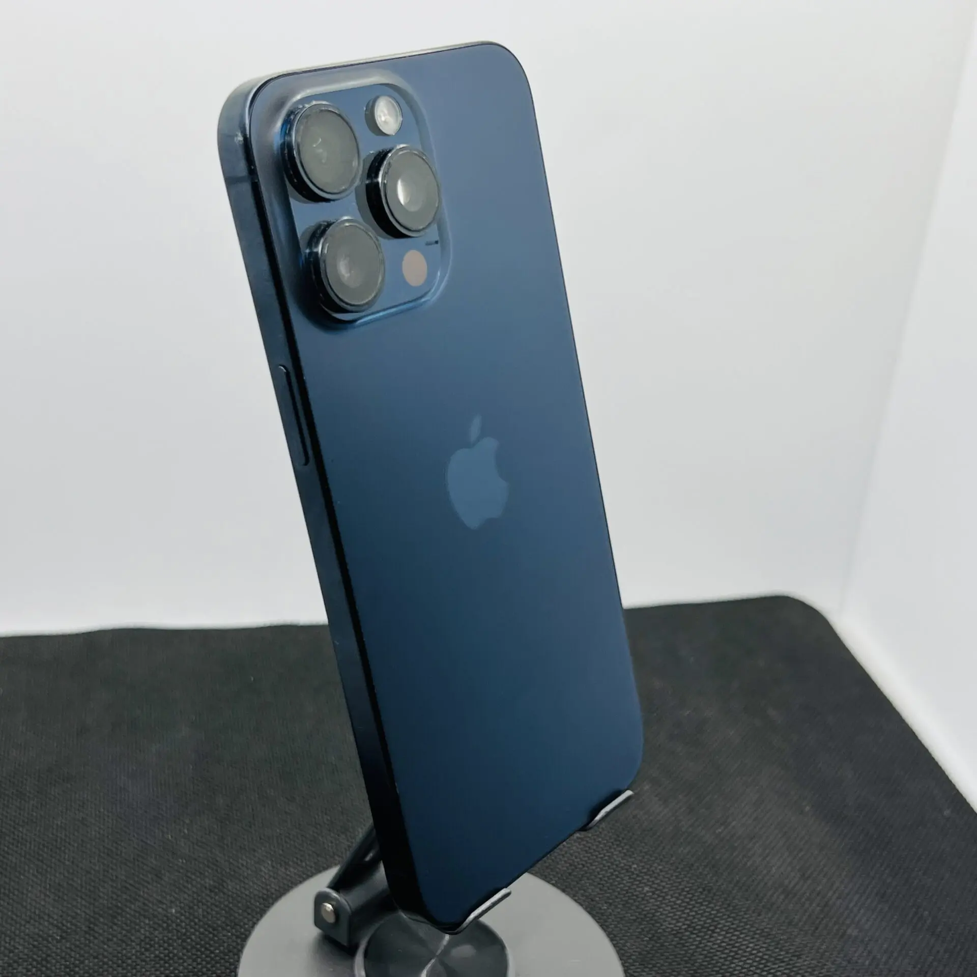 Apple iPhone 15 Pro Max 256GB Blue Titanium - Face ID Not Working (Condition: Good) - Image 9