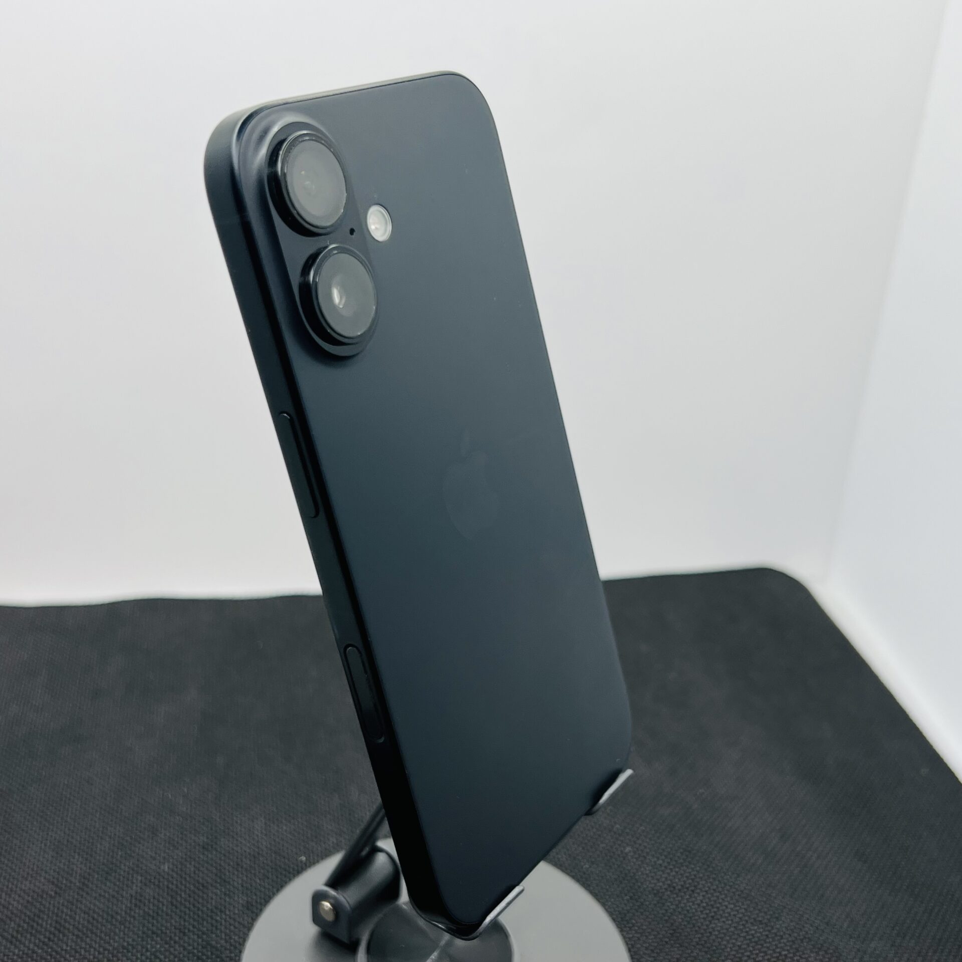 Apple iPhone 16 256GB Black (Condition: Good) - Image 9