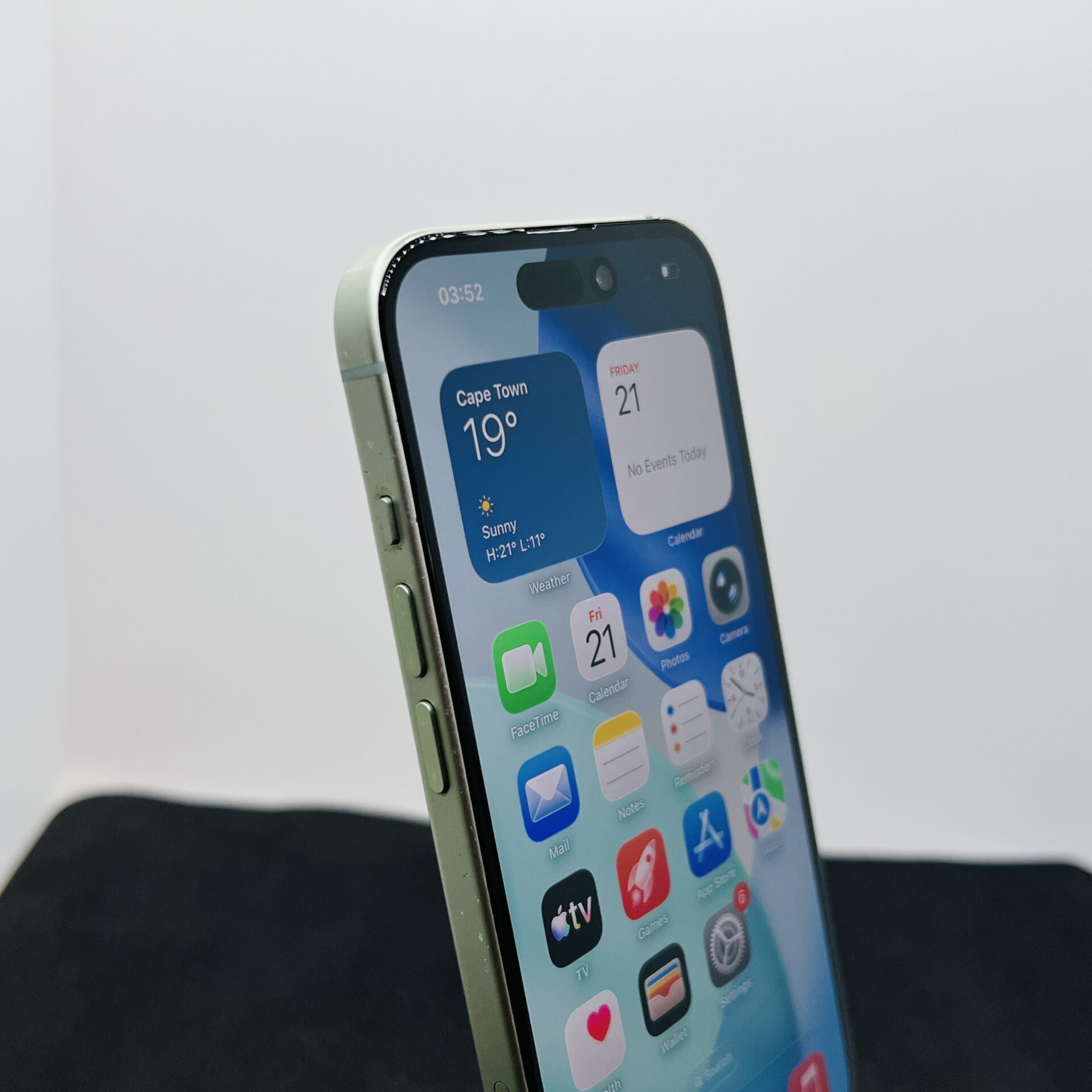 Apple iPhone 15 128GB Green - Face ID Not Working (Condition: Good) - Image 4