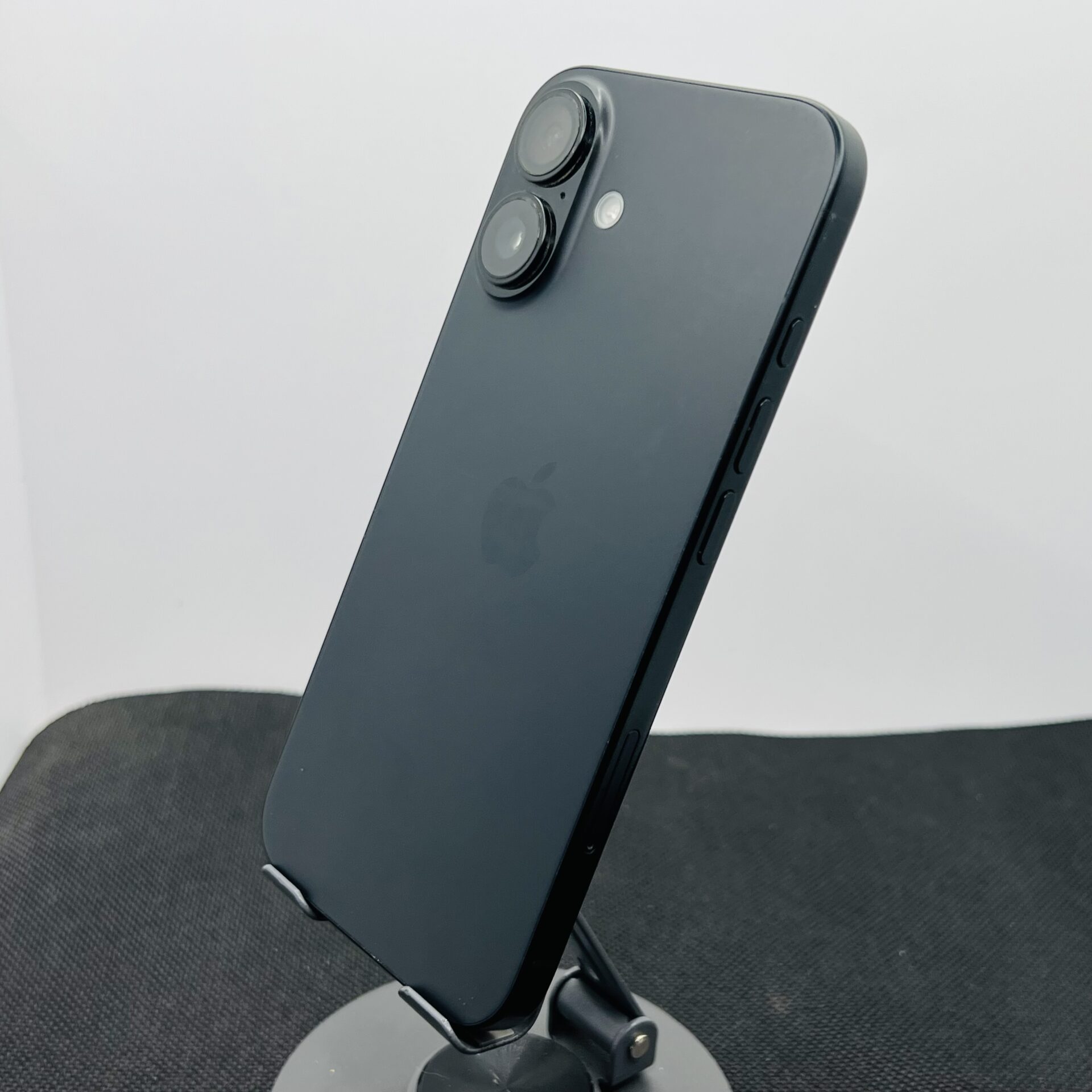 Apple iPhone 16 128GB Black (Condition: Good) - Image 8