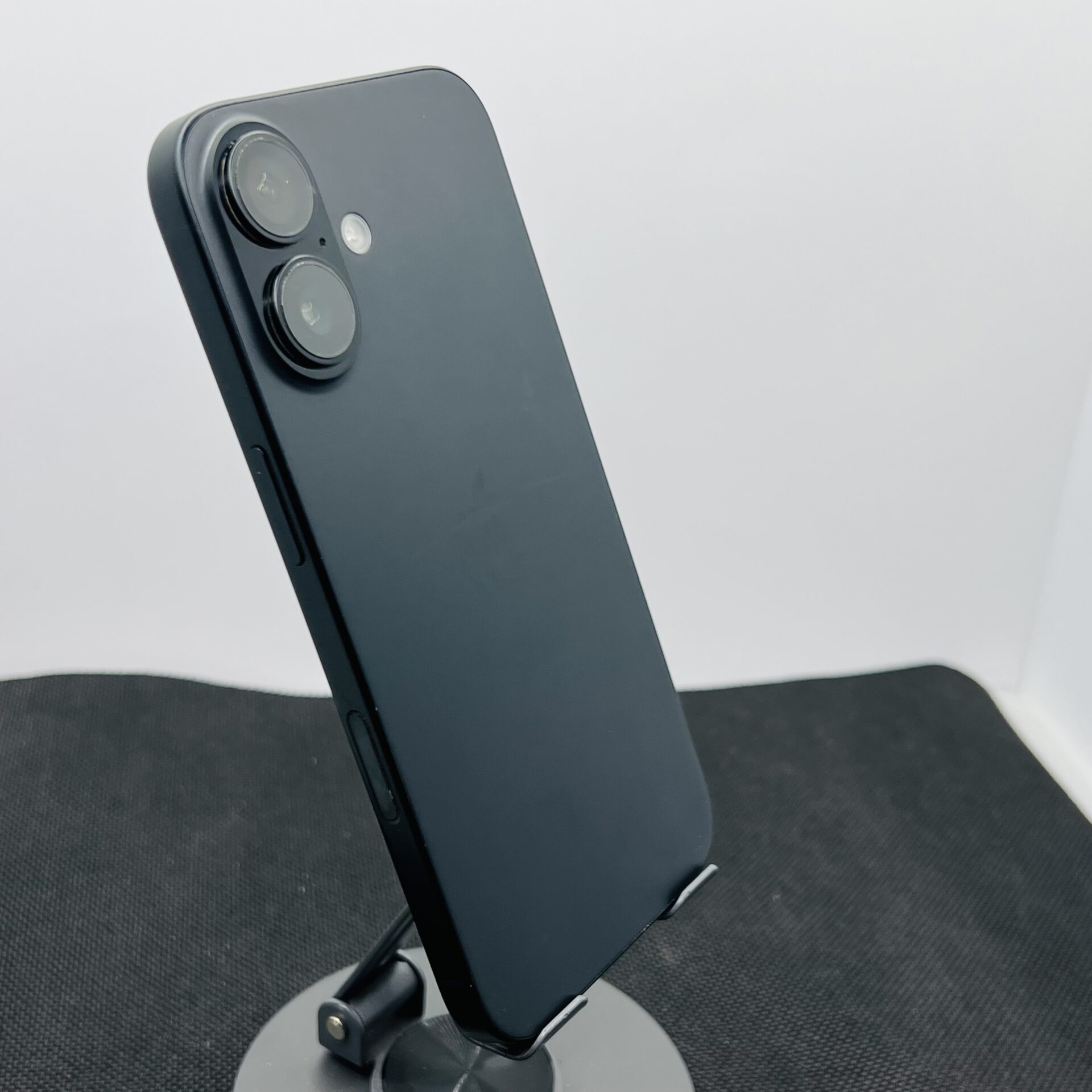 Apple iPhone 16 128GB Black (Condition: Good) - Image 10