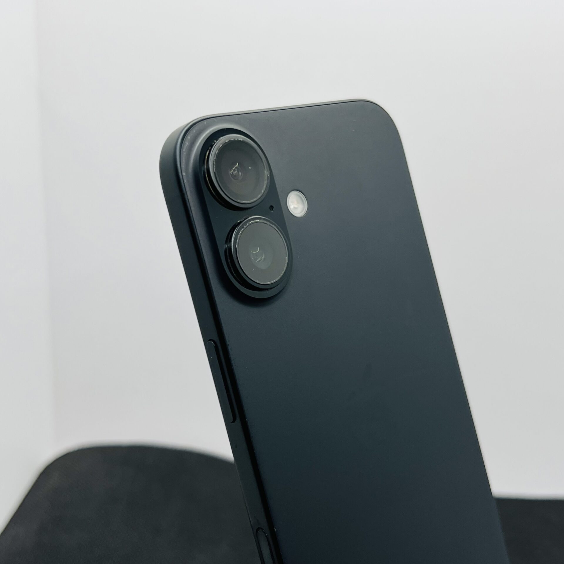 Apple iPhone 16 128GB Black (Condition: Good) - Image 11
