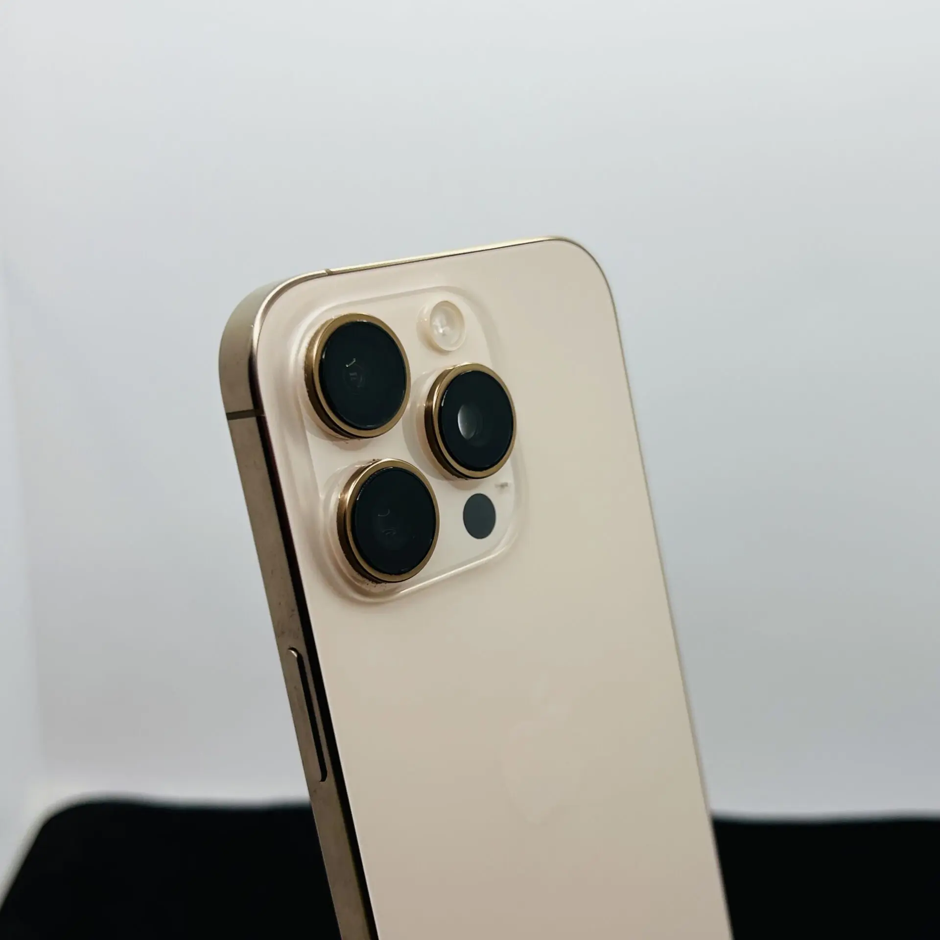 Apple iPhone 16 Pro 256GB Desert Titanium (Condition: Good) - Image 12