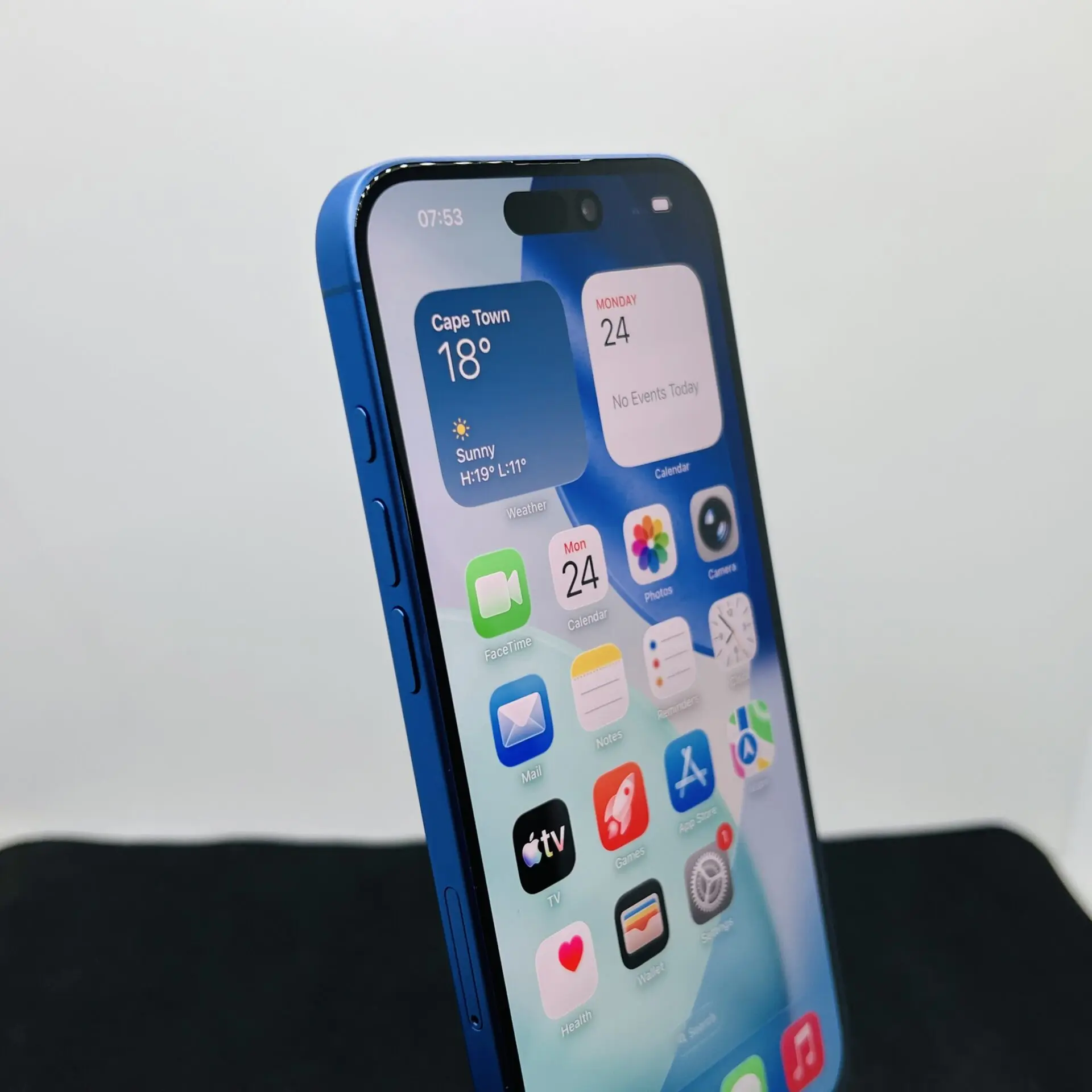 Apple iPhone 16 Plus 128GB Ultramarine (Condition: Excellent) - Image 4