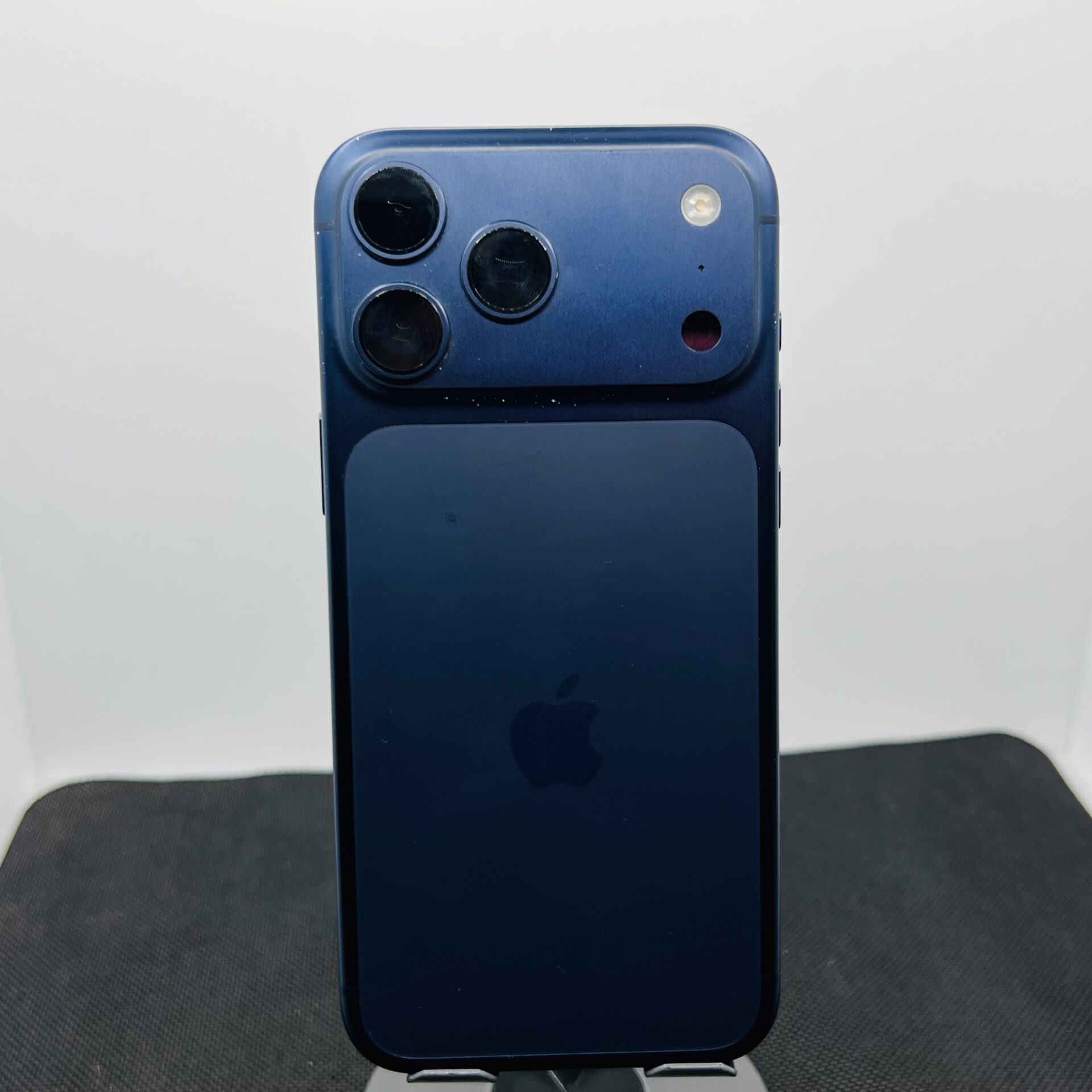 Apple iPhone 17 Pro Max 256GB Deep Blue (Condition: Good) - Image 9