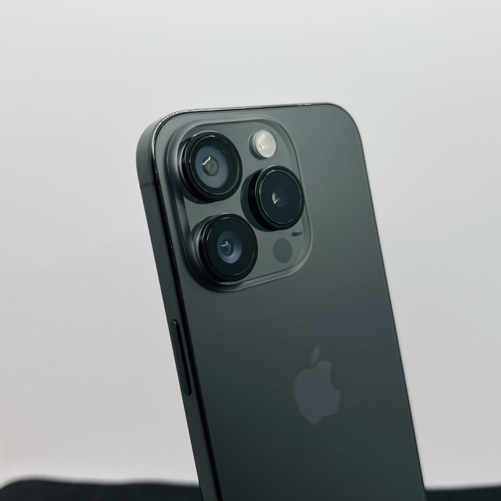 Apple iPhone 15 Pro 128GB Black Titanium - No NFC (Tap To Pay) (Condition: Good) - Image 10